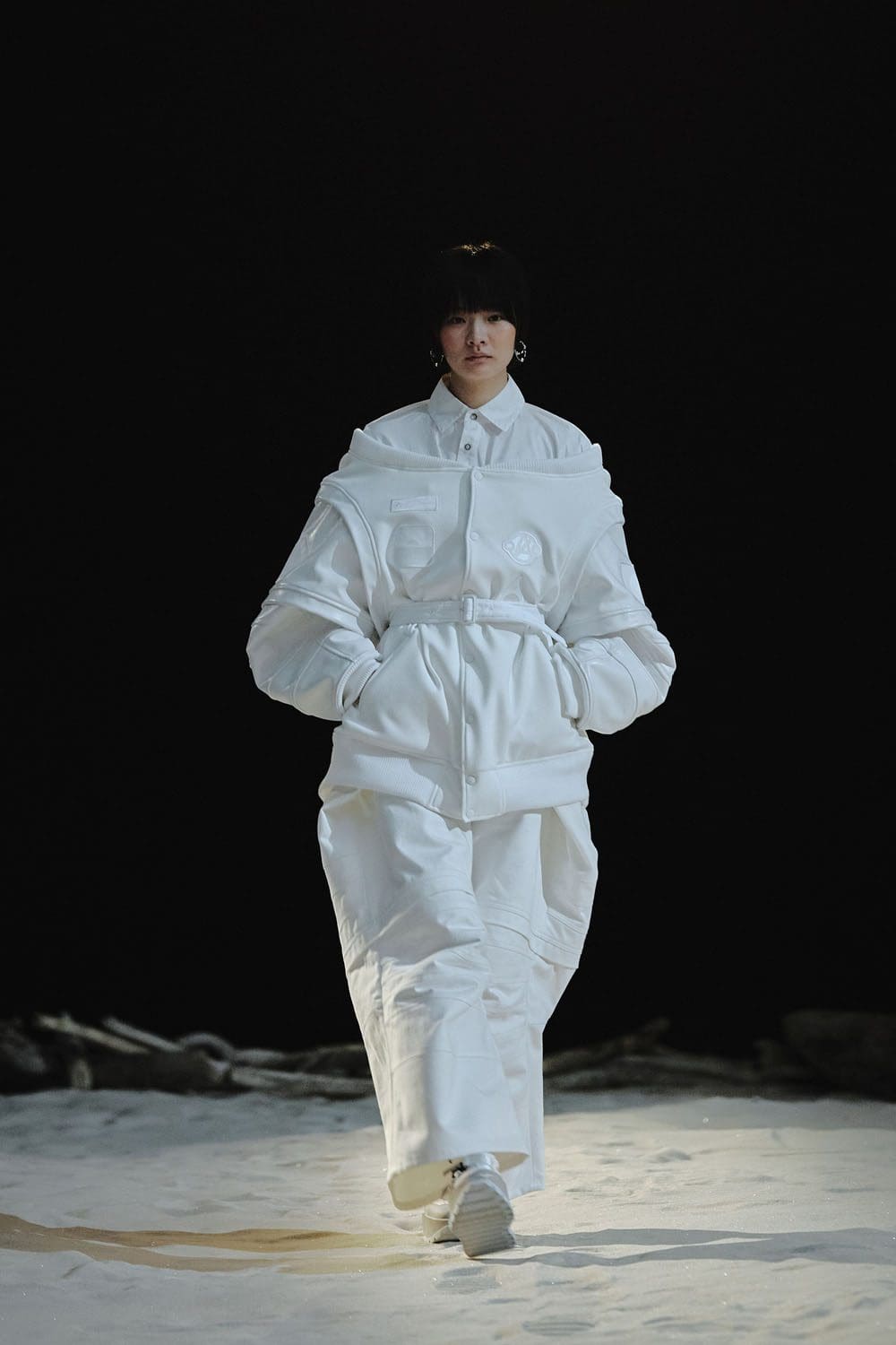 Anrealage Automne Hiver 2022-2023 Paris Runway Magazine