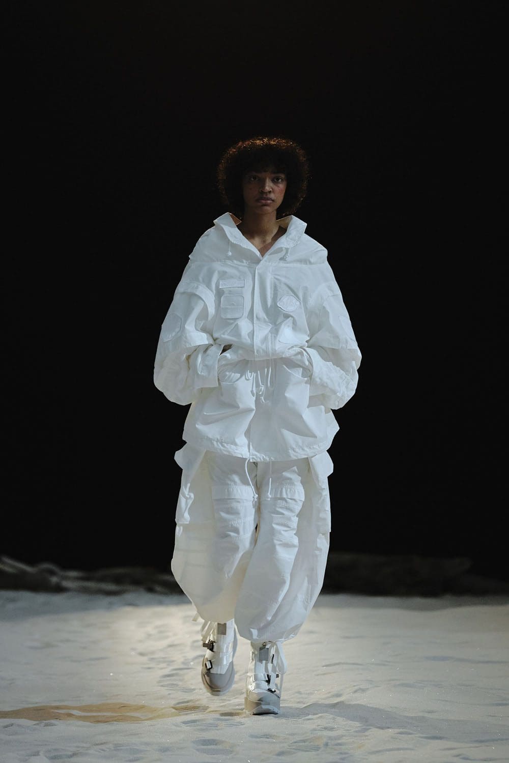 Anrealage Automne Hiver 2022-2023 Paris Runway Magazine