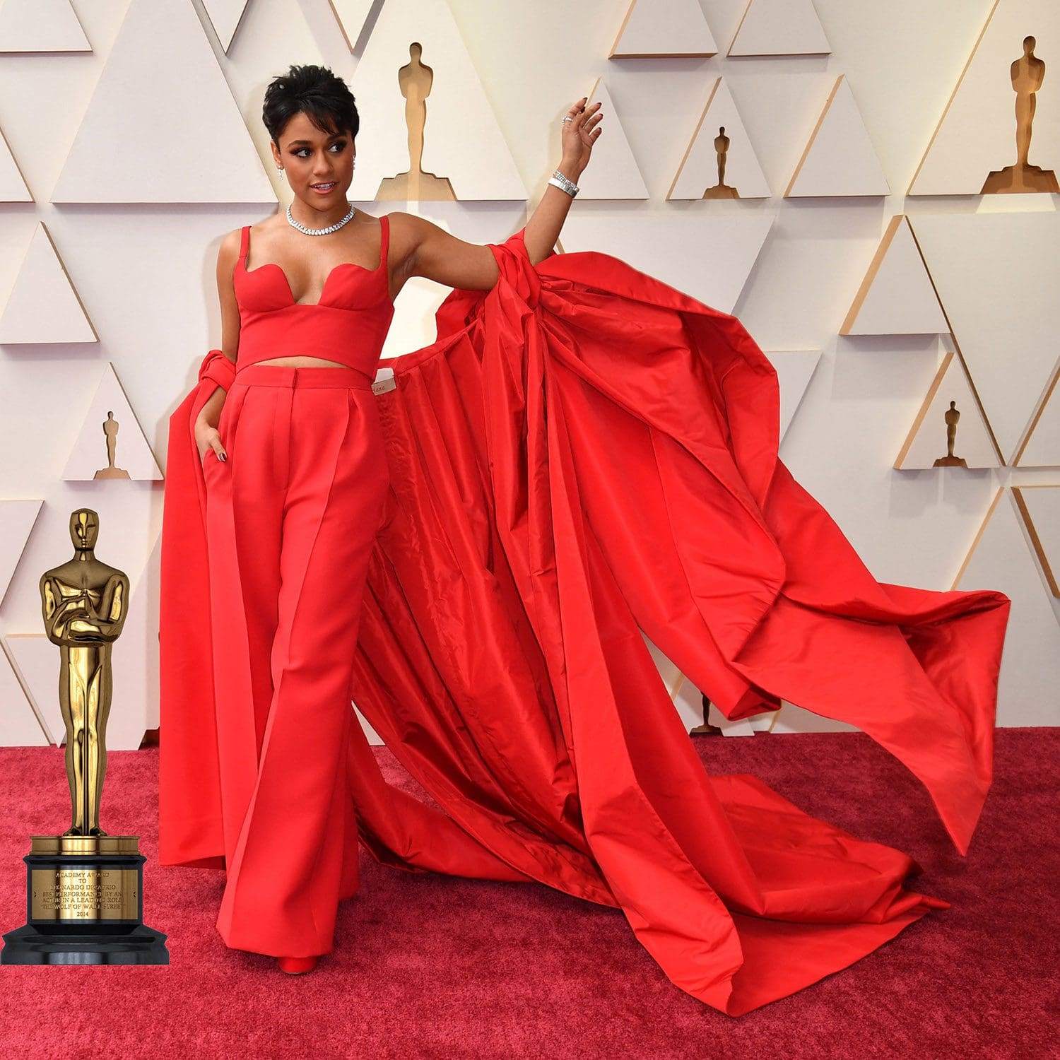 Ariana Debose viste Valentino en los Oscar 2022 Runway Revistas