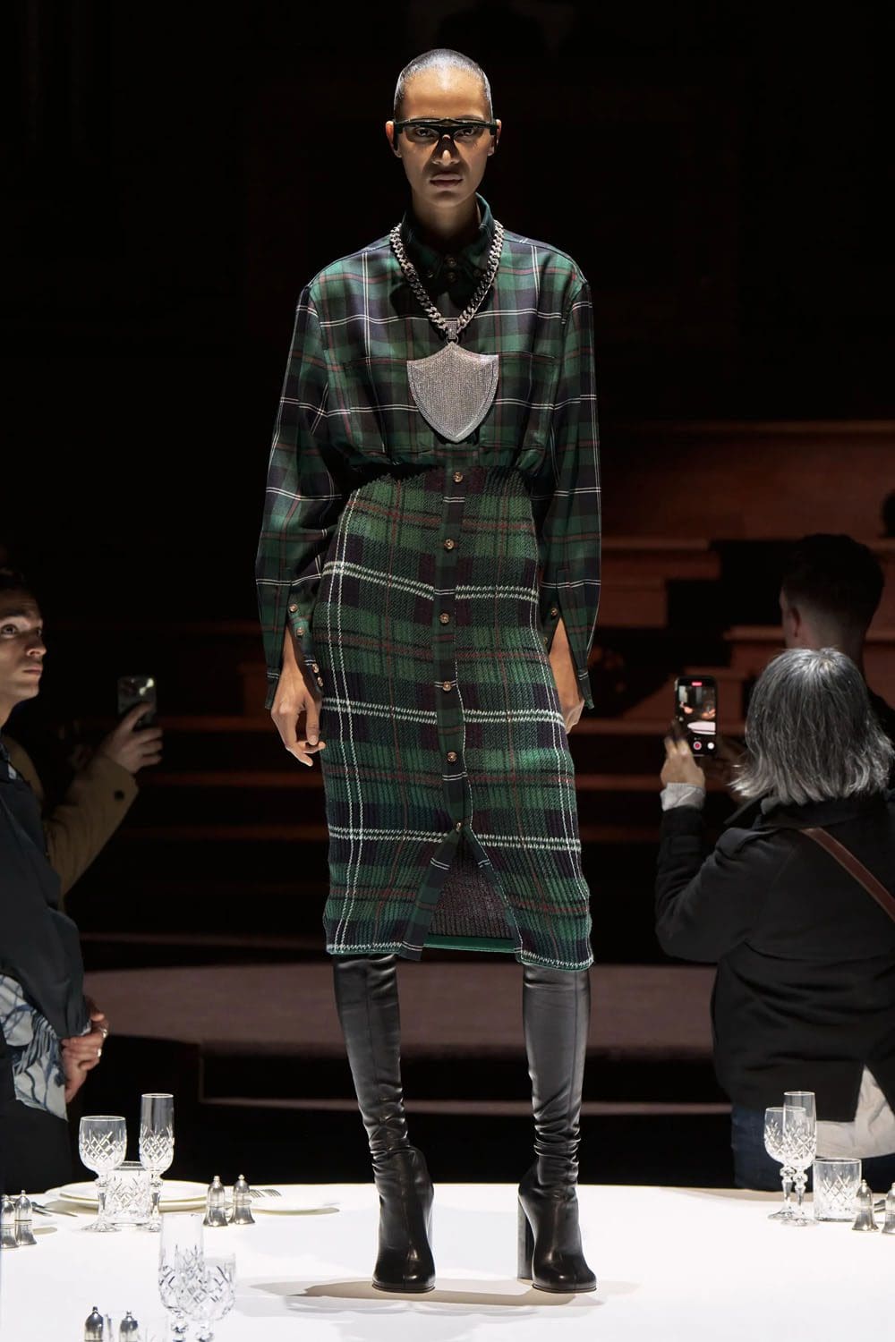 Burberry Otoño Invierno 2022-2023 Londres Runway Revistas
