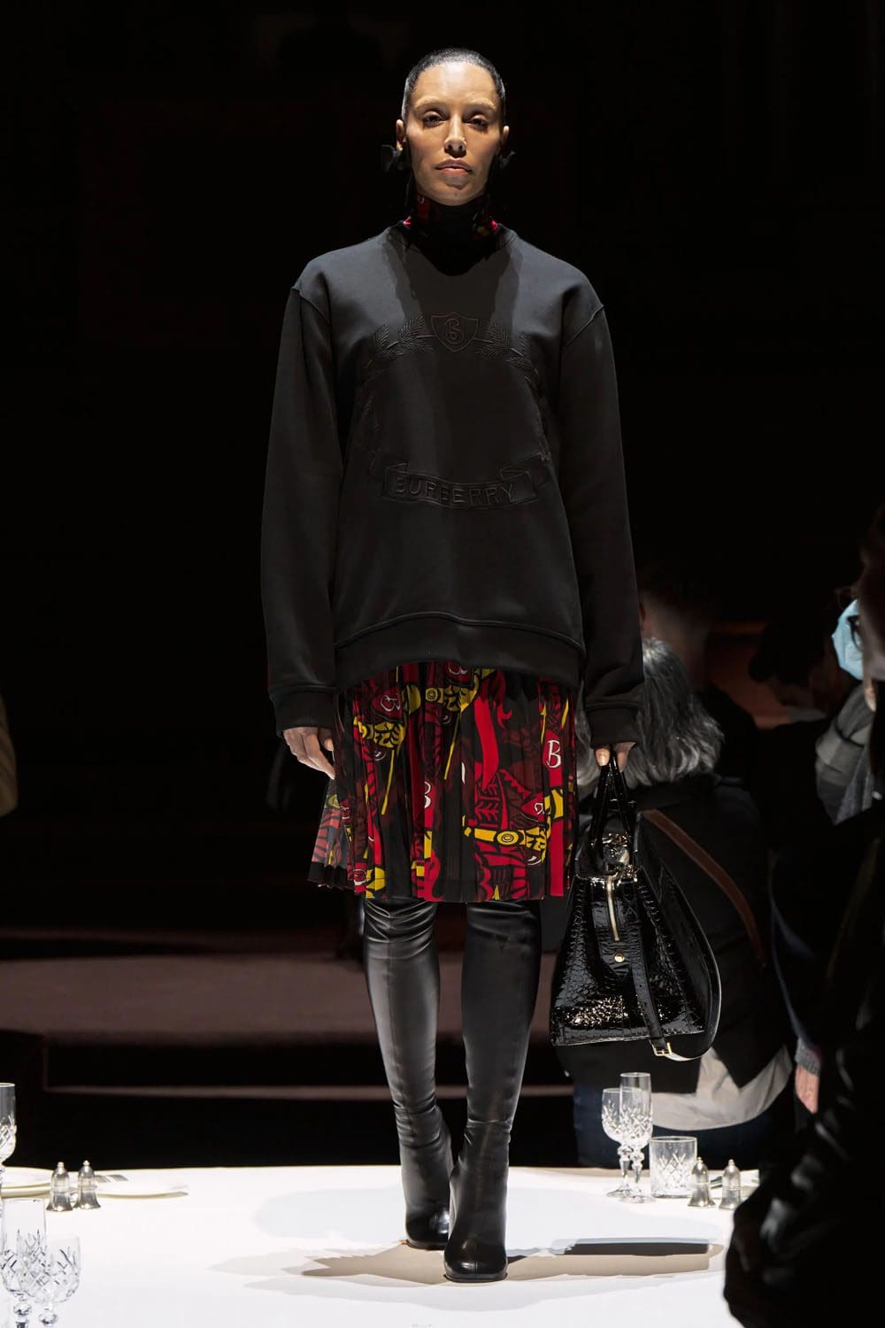 Burberry Otoño Invierno 2022-2023 Londres Runway Revistas