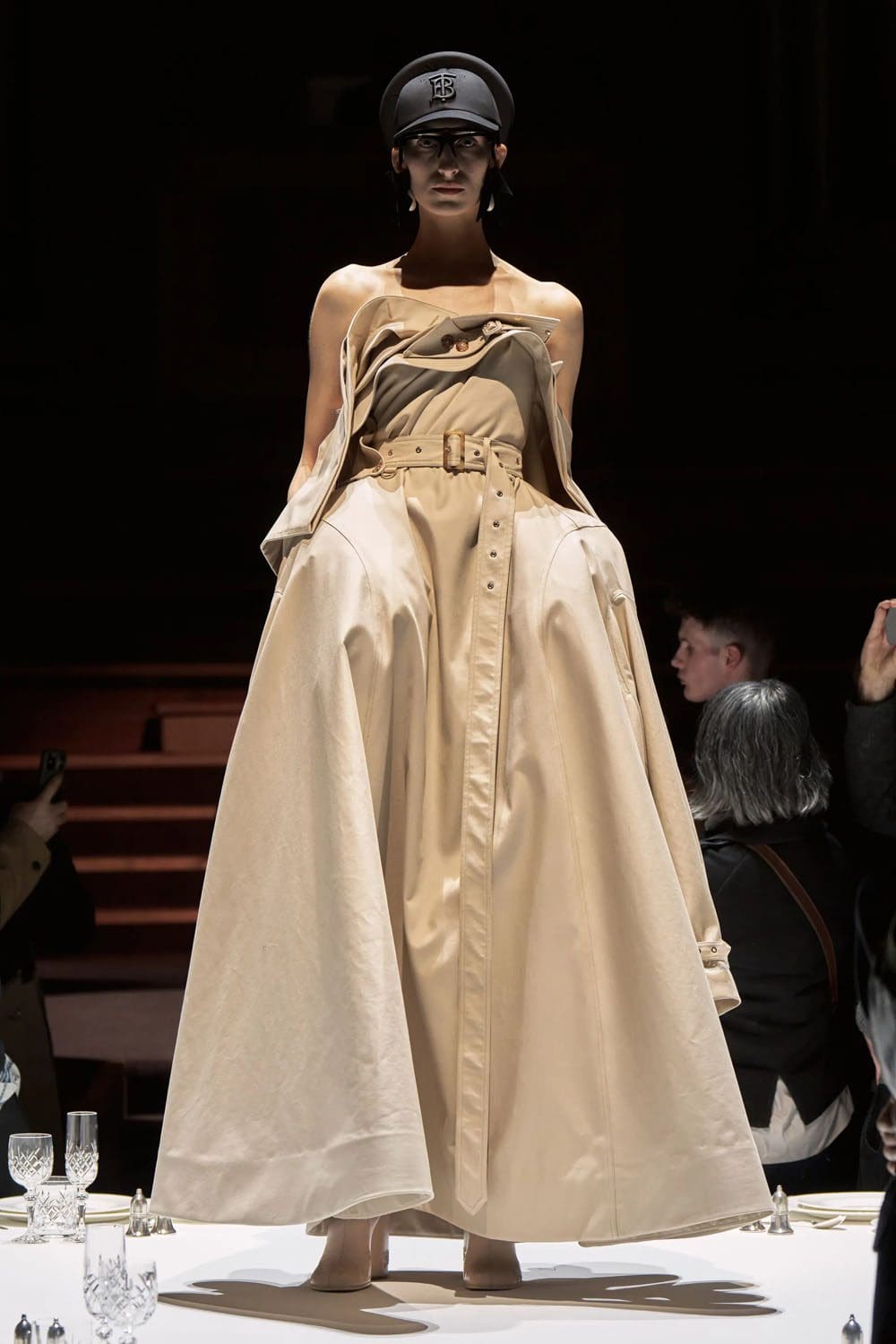 Burberry Otoño Invierno 2022-2023 Londres Runway Revistas