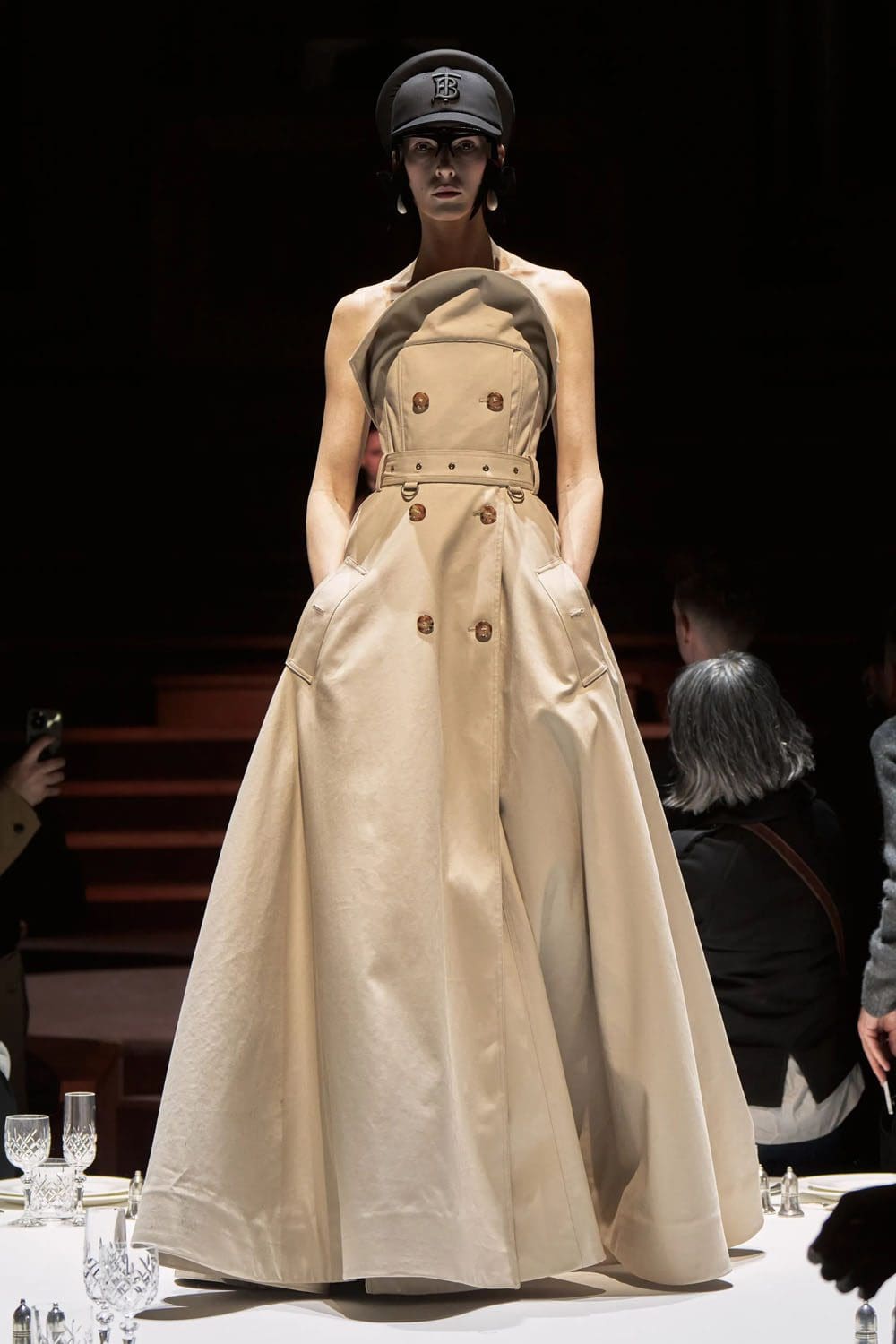 Burberry Otoño Invierno 2022-2023 Londres Runway Revistas