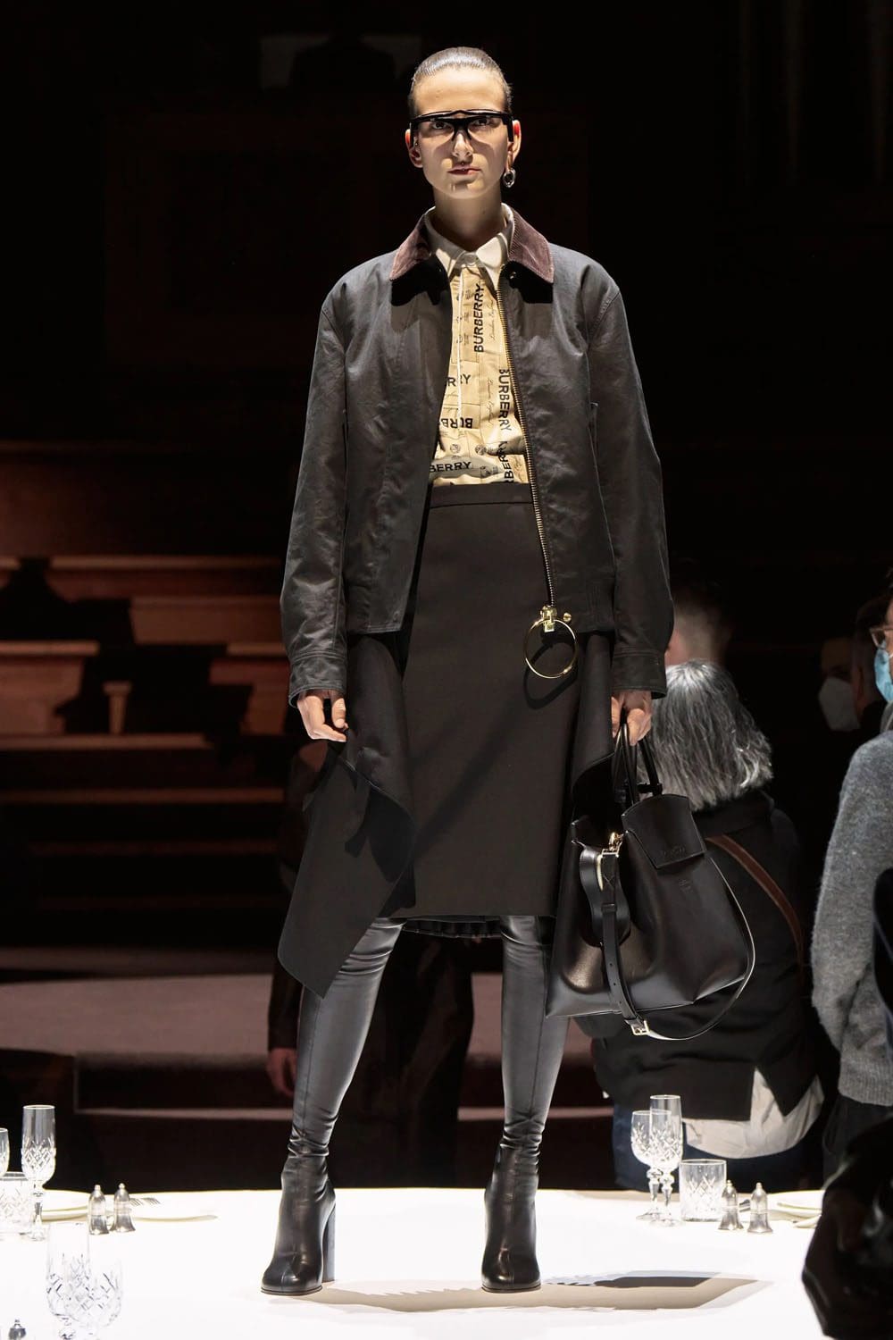 Burberry Otoño Invierno 2022-2023 Londres Runway Revistas