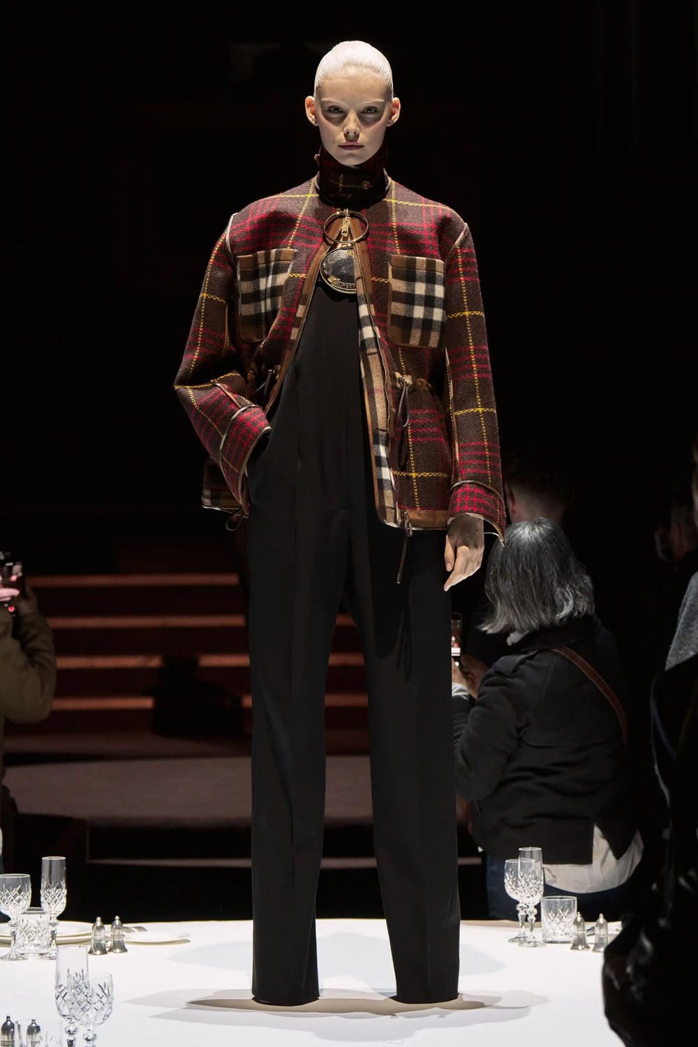 Burberry Otoño Invierno 2022-2023 Londres Runway Revistas