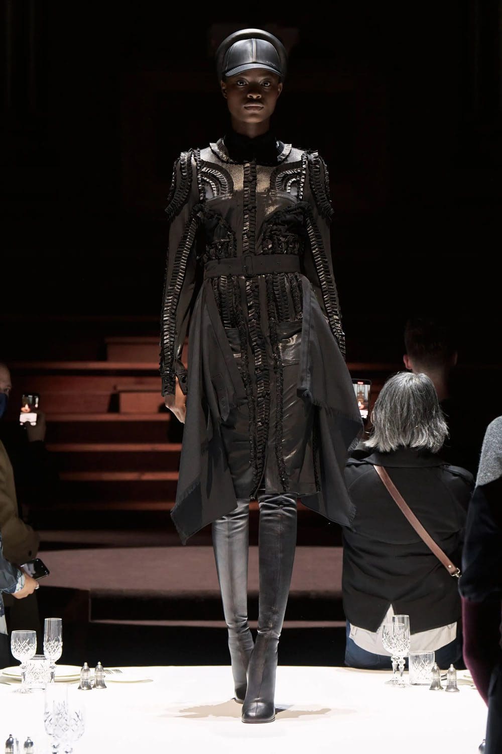 Burberry Otoño Invierno 2022-2023 Londres Runway Revistas