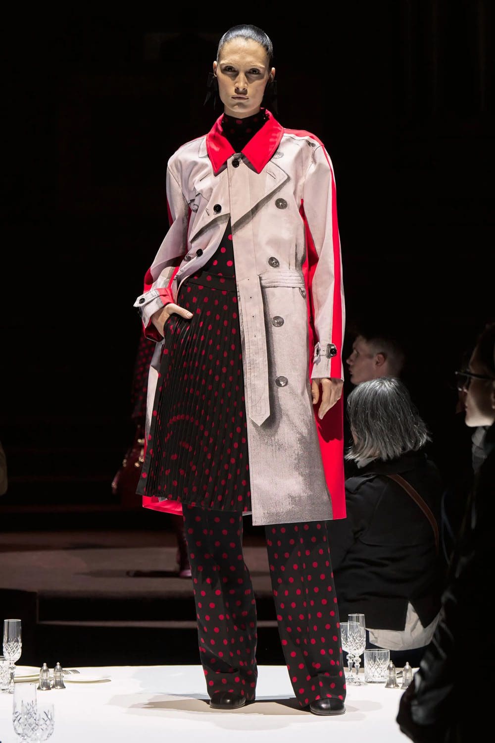 Burberry Otoño Invierno 2022-2023 Londres Runway Revistas