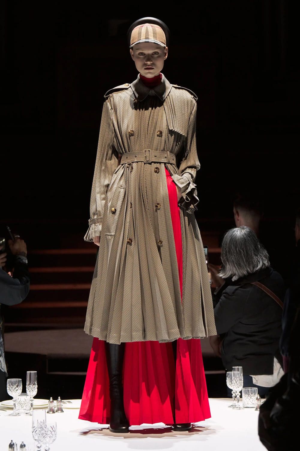 Burberry Otoño Invierno 2022-2023 Londres Runway Revistas