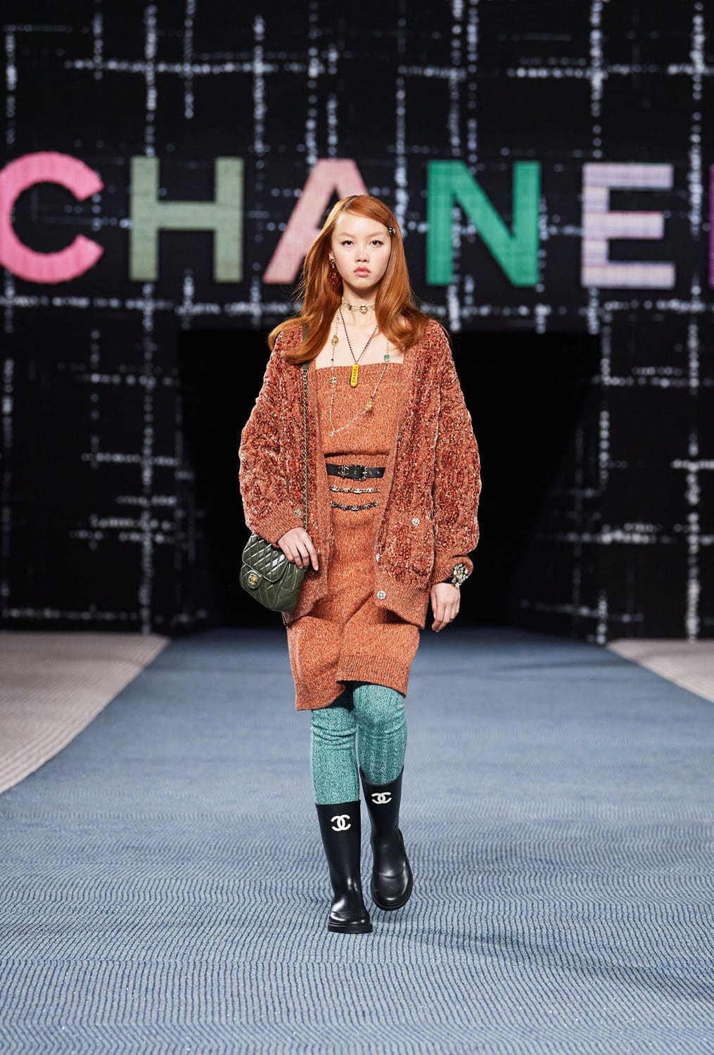 Chanel Herbst Winter 2022-2023 Paris Runway Magazin