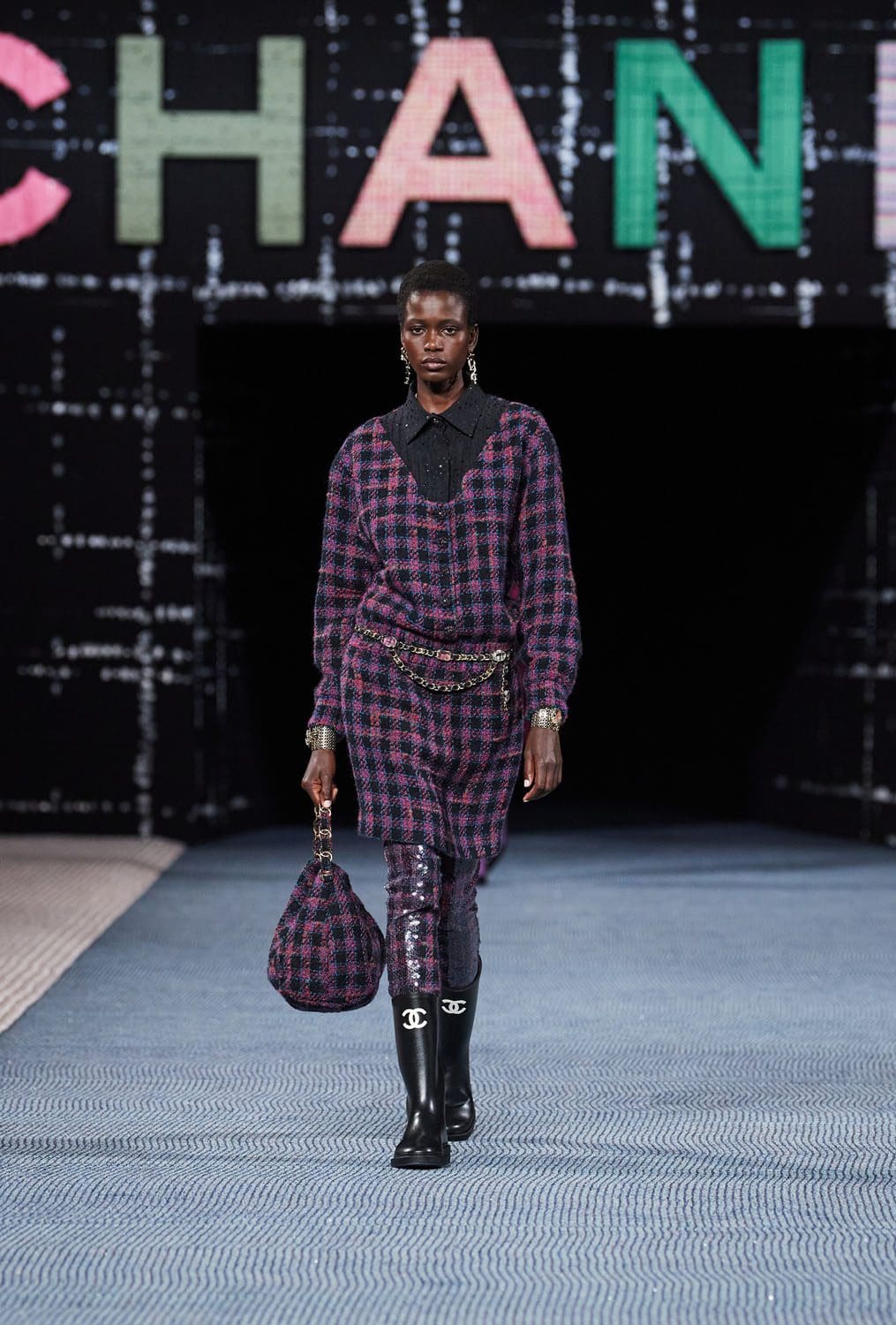 Chanel Herbst Winter 2022-2023 Paris Runway Magazin