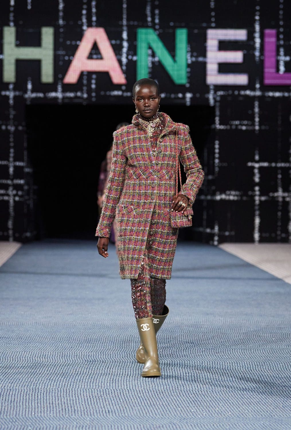 Chanel Herbst Winter 2022-2023 Paris Runway Magazin