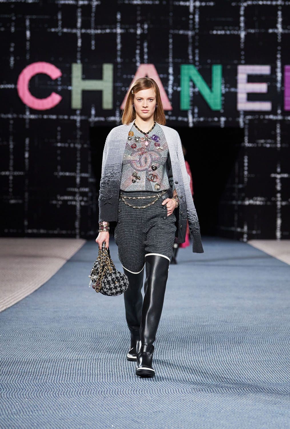 Chanel Herbst Winter 2022-2023 Paris Runway Magazin