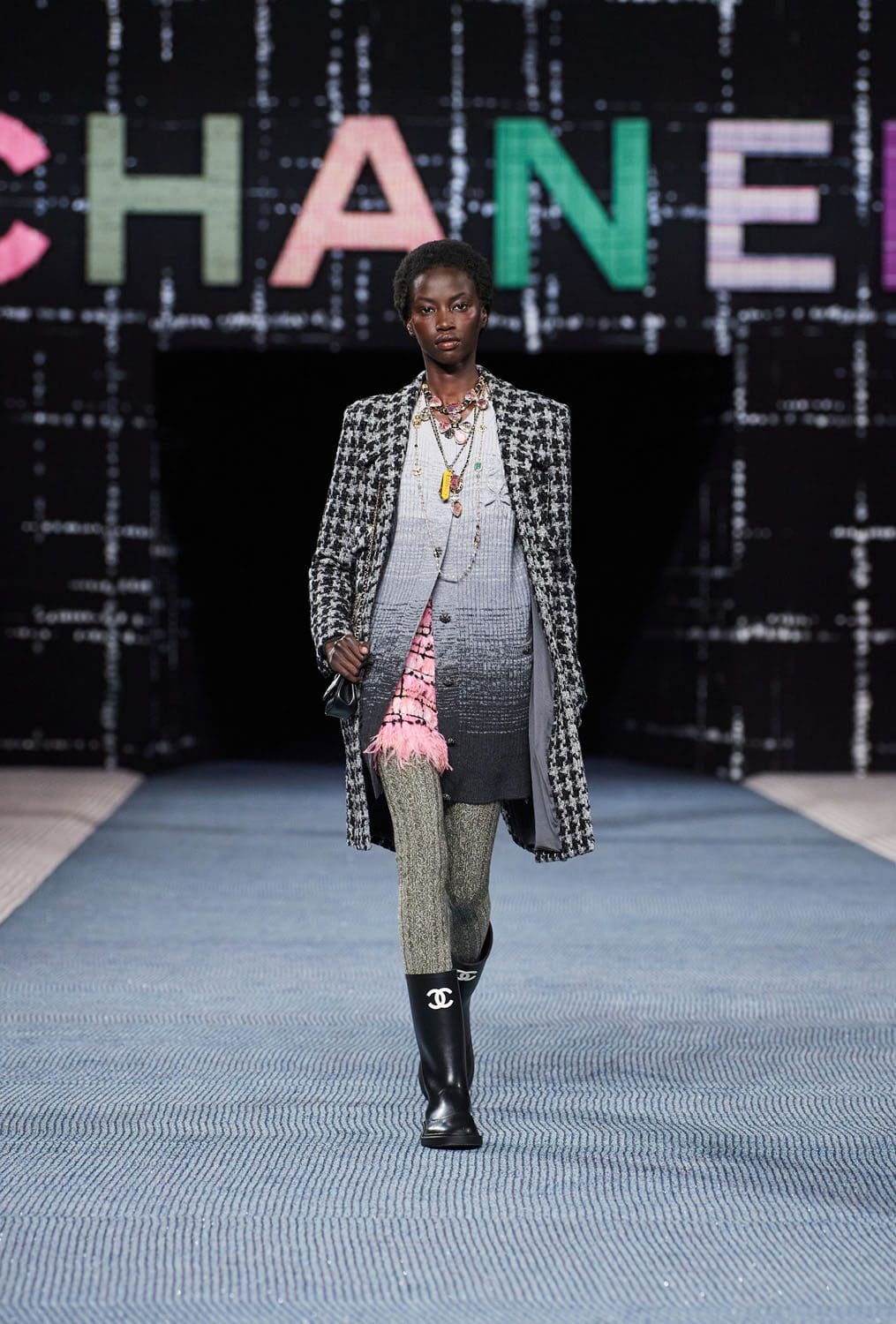 Chanel Herbst Winter 2022-2023 Paris Runway Magazin