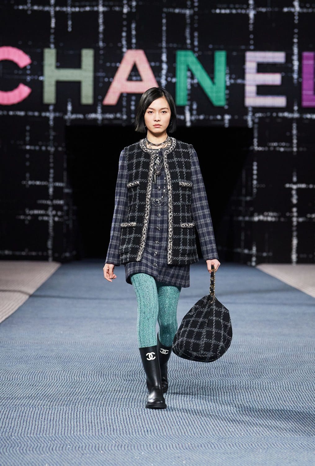 Chanel Herbst Winter 2022-2023 Paris Runway Magazin