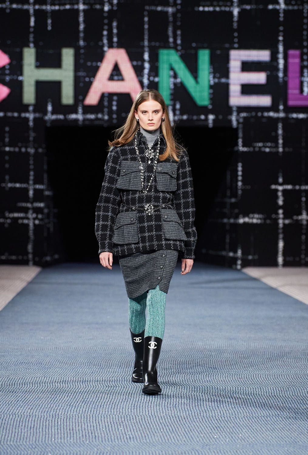 Chanel Herbst Winter 2022-2023 Paris Runway Magazin