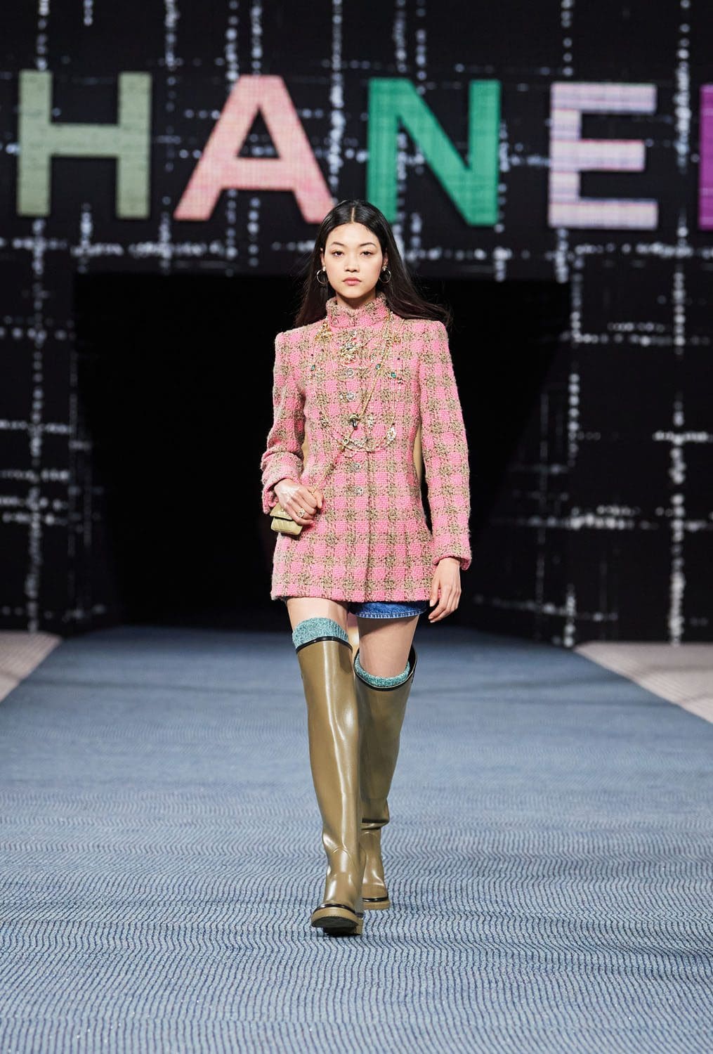 Chanel Herbst Winter 2022-2023 Paris Runway Magazin