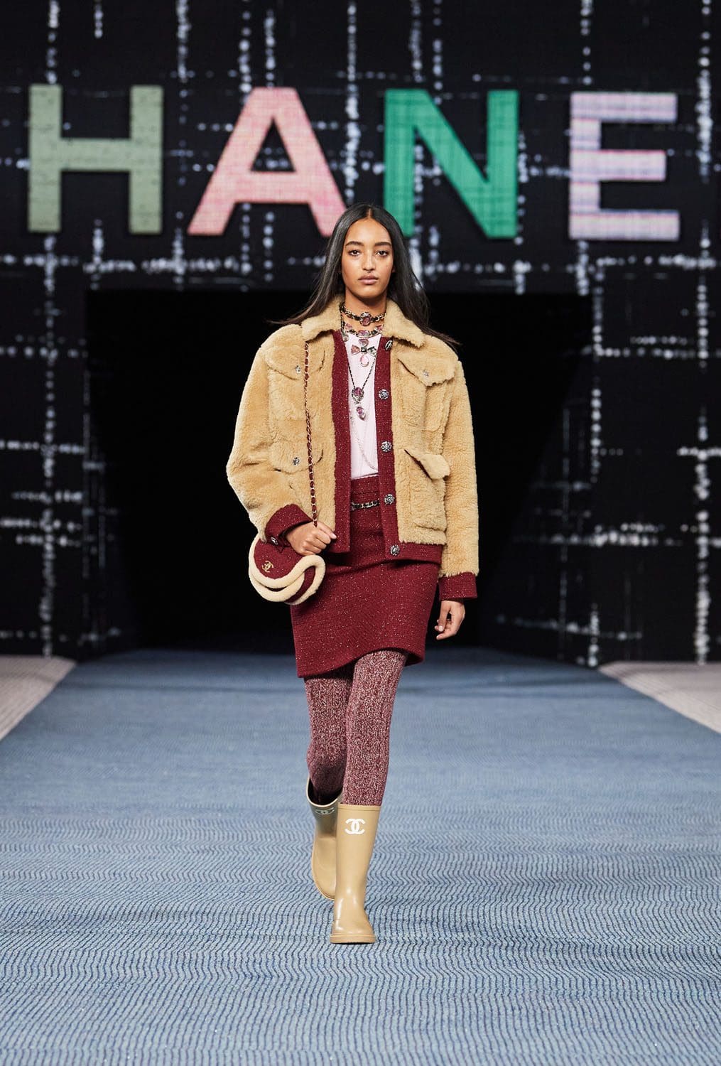 Chanel Herbst Winter 2022-2023 Paris Runway Magazin