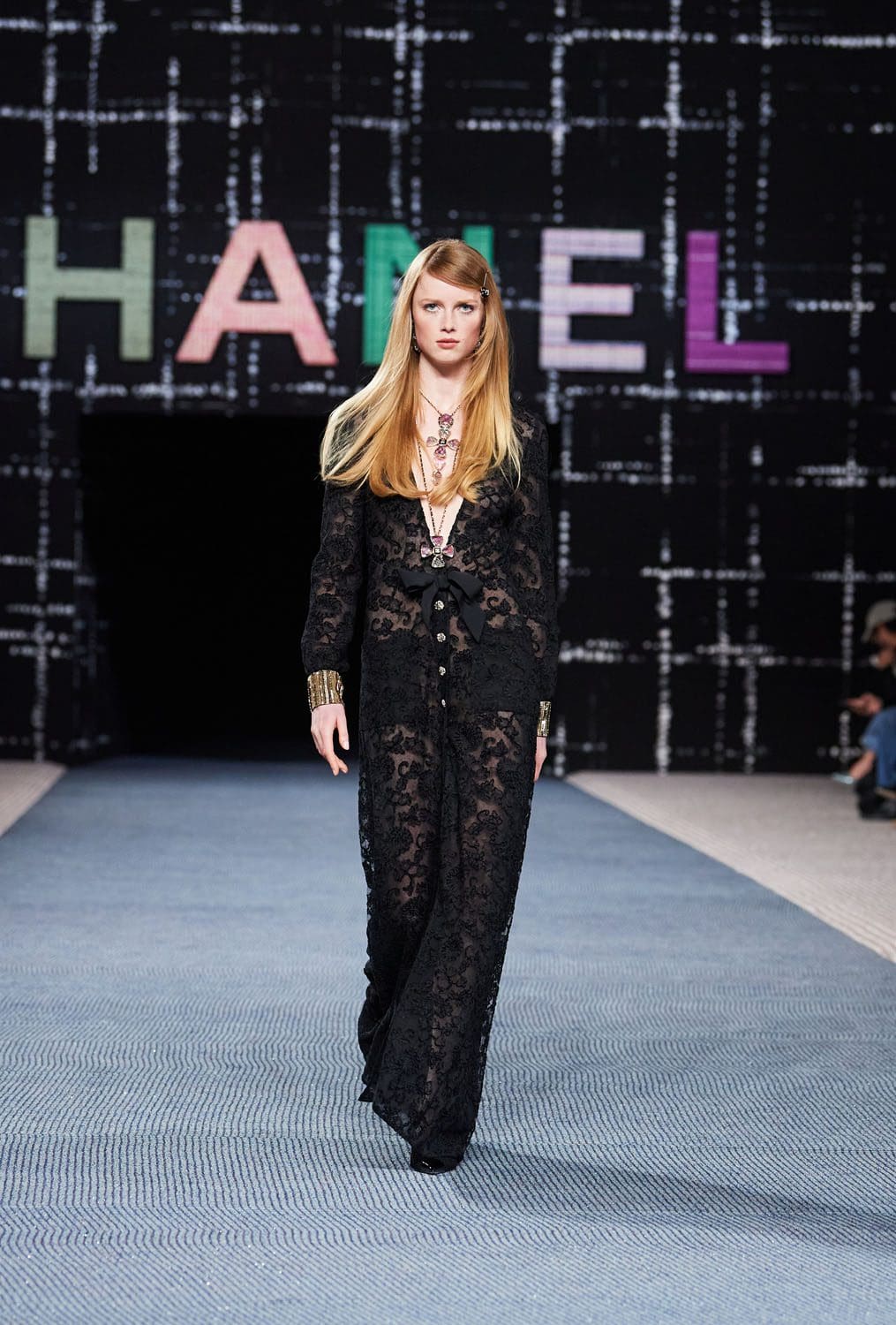 Chanel Herbst Winter 2022-2023 Paris Runway Magazin