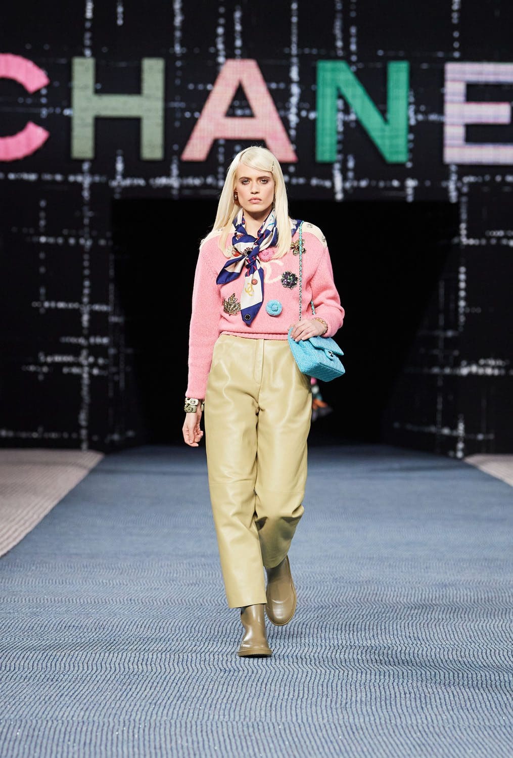 Chanel Herbst Winter 2022-2023 Paris Runway Magazin
