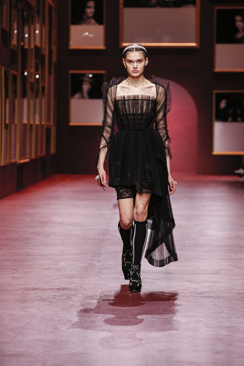 Dior Women Fall Winter 2022-2023 Paris Runway Magazine