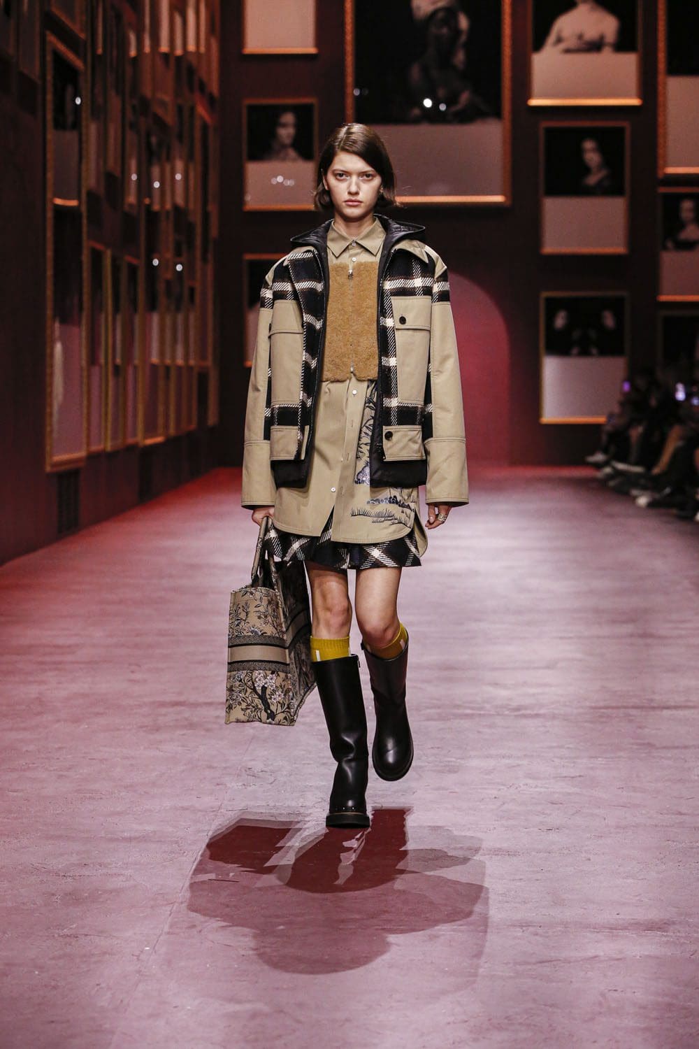 Dior Women Fall Winter 2022-2023 Paris Runway Magazine