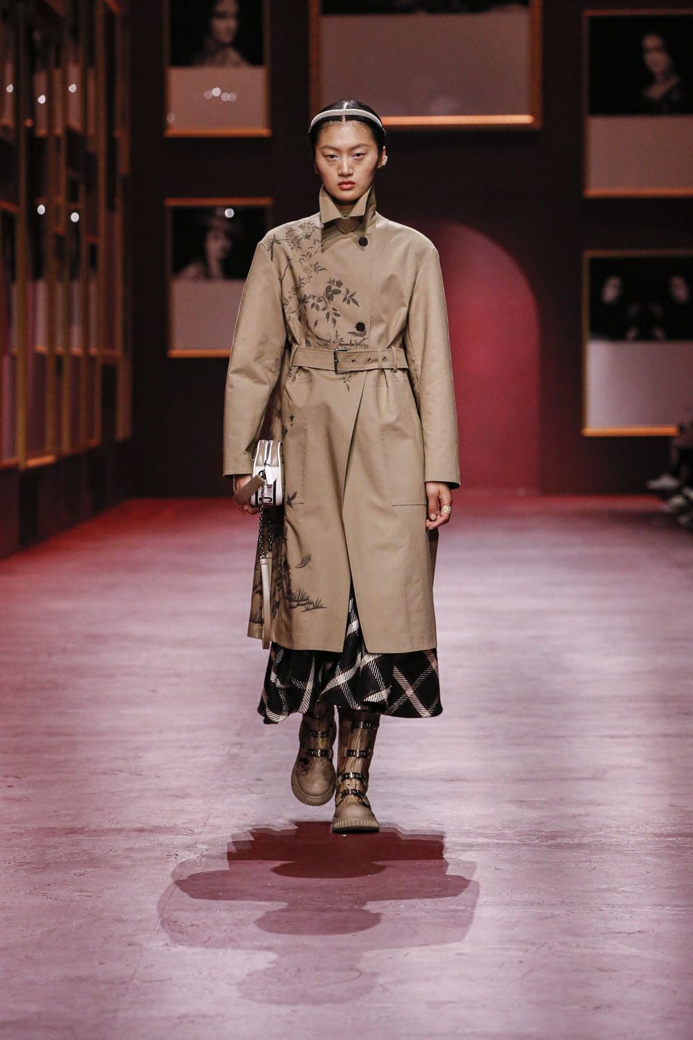 Dior Women Fall Winter 2022-2023 Paris Runway Magazine