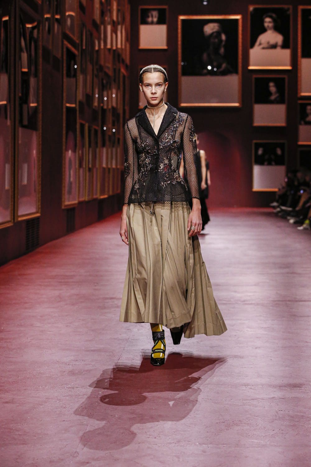 Dior Women Fall Winter 2022-2023 Paris Runway Magazine
