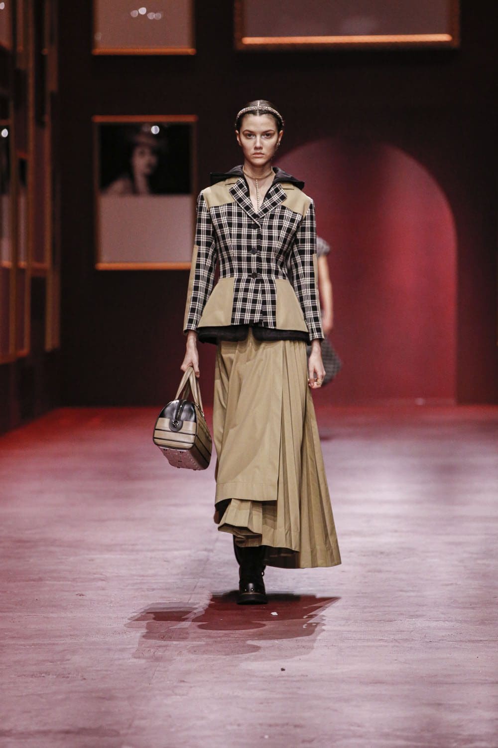 Dior Women Fall Winter 2022-2023 Paris Runway Magazine