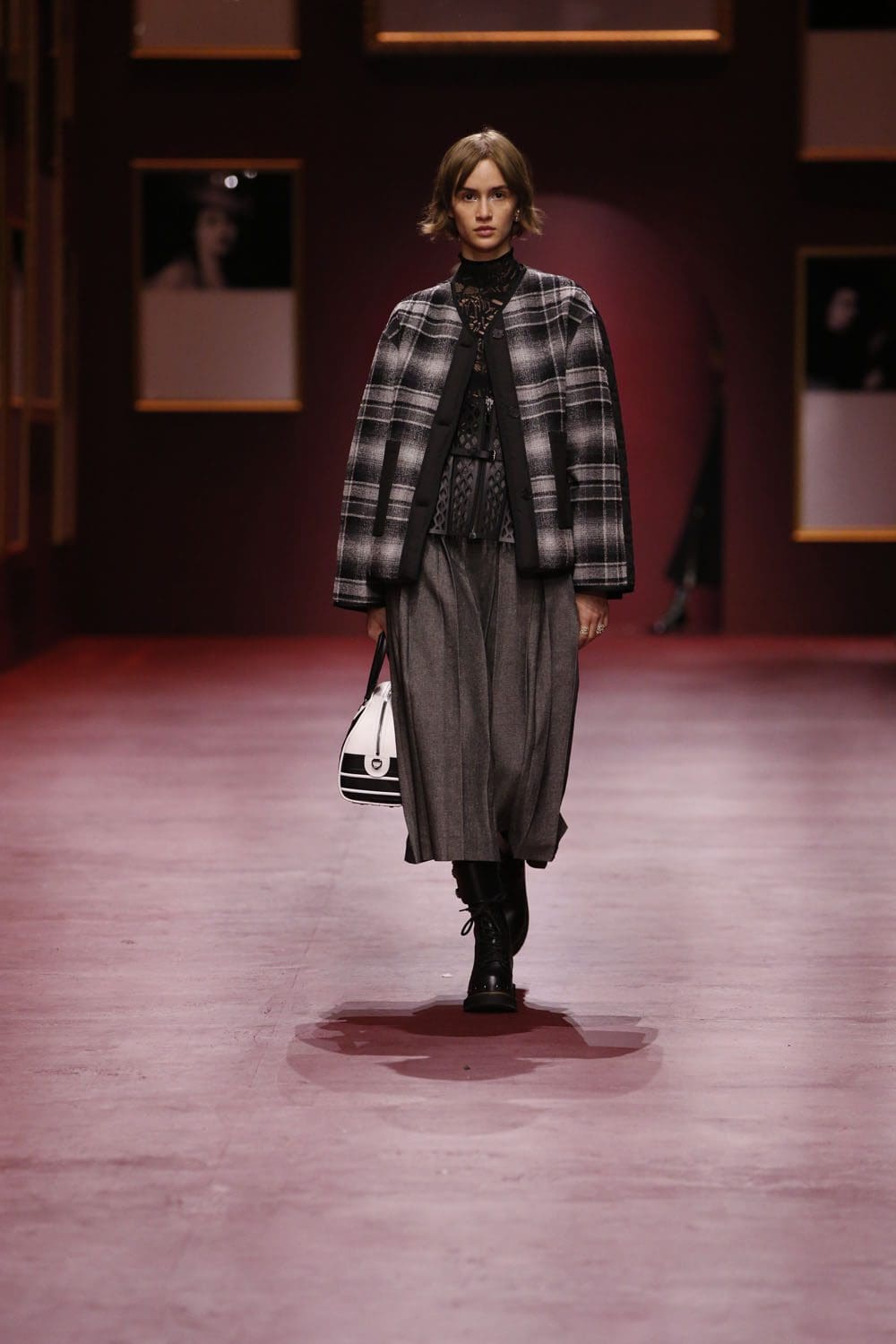 Dior Women Fall Winter 2022-2023 Paris Runway Magazine