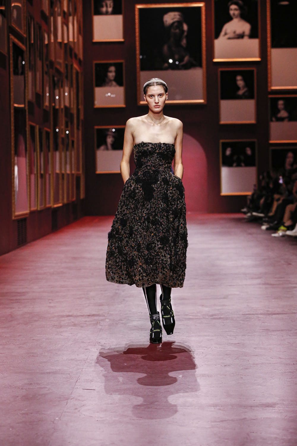 Dior Women Fall Winter 2022-2023 Paris Runway Magazine