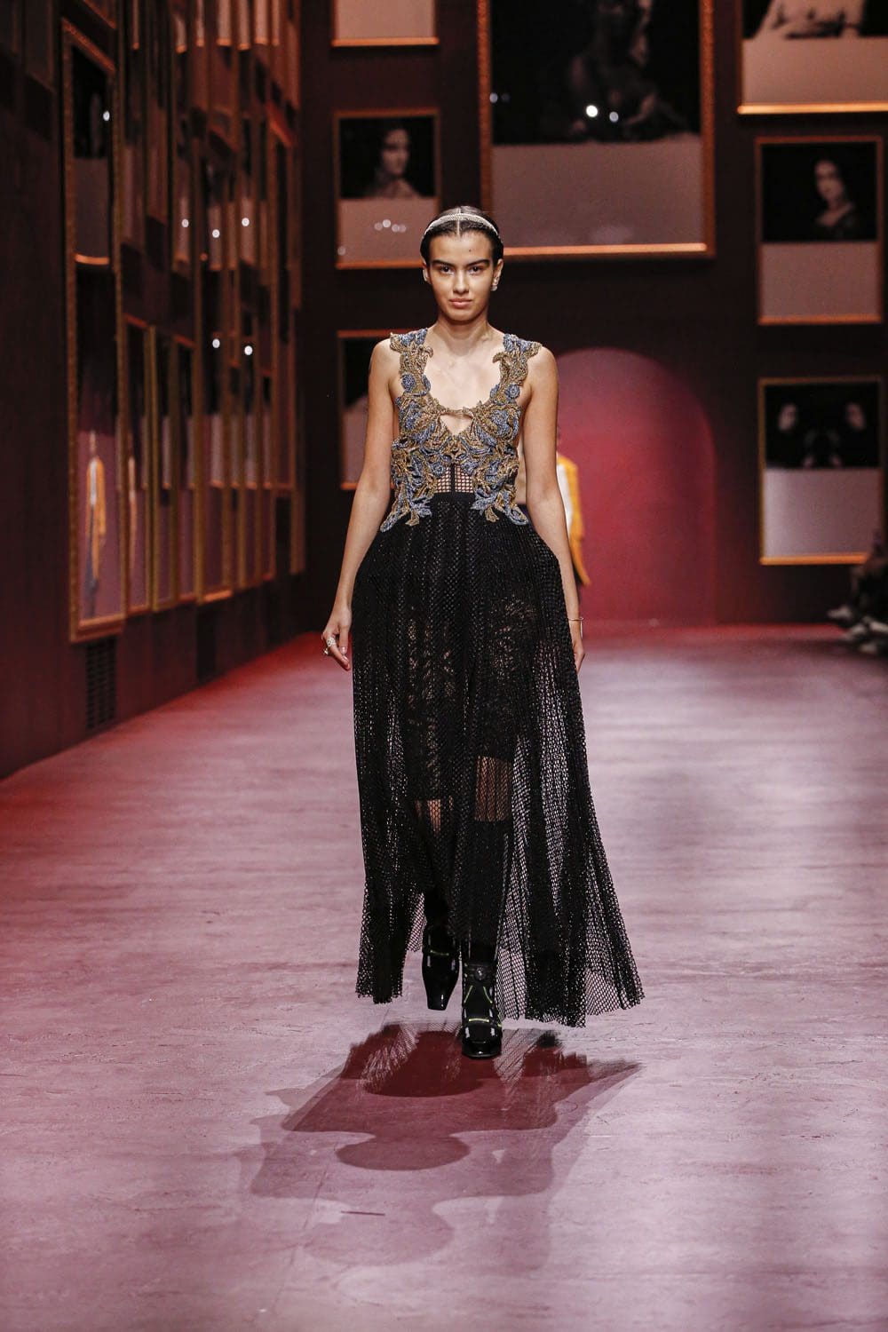Dior Women Fall Winter 2022-2023 Paris Runway Magazine