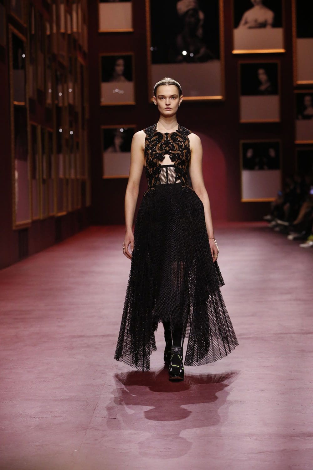 Dior Women Fall Winter 2022-2023 Paris Runway Magazine