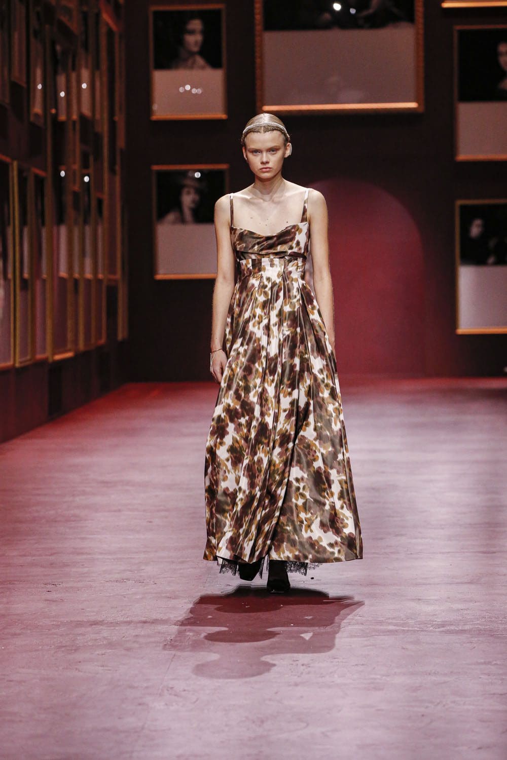 Dior Women Fall Winter 2022-2023 Paris Runway Magazine