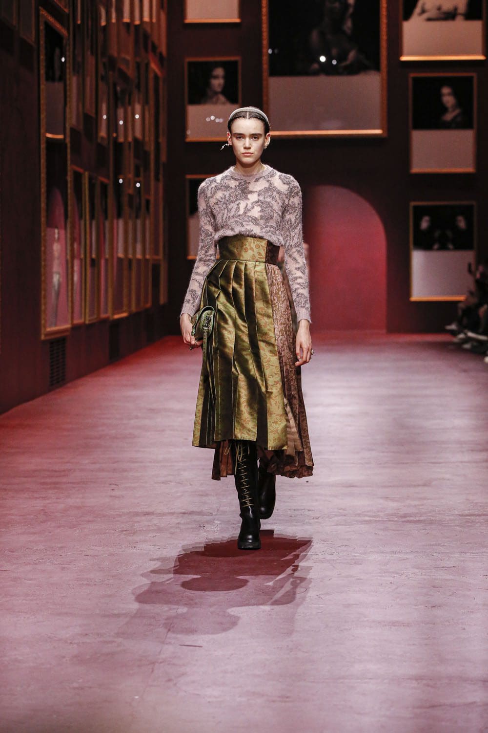 Dior Women Fall Winter 2022-2023 Paris Runway Magazine