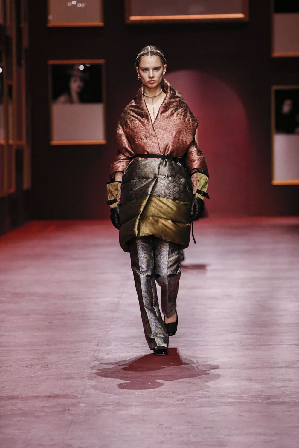 Dior Women Fall Winter 2022-2023 Paris Runway Magazine