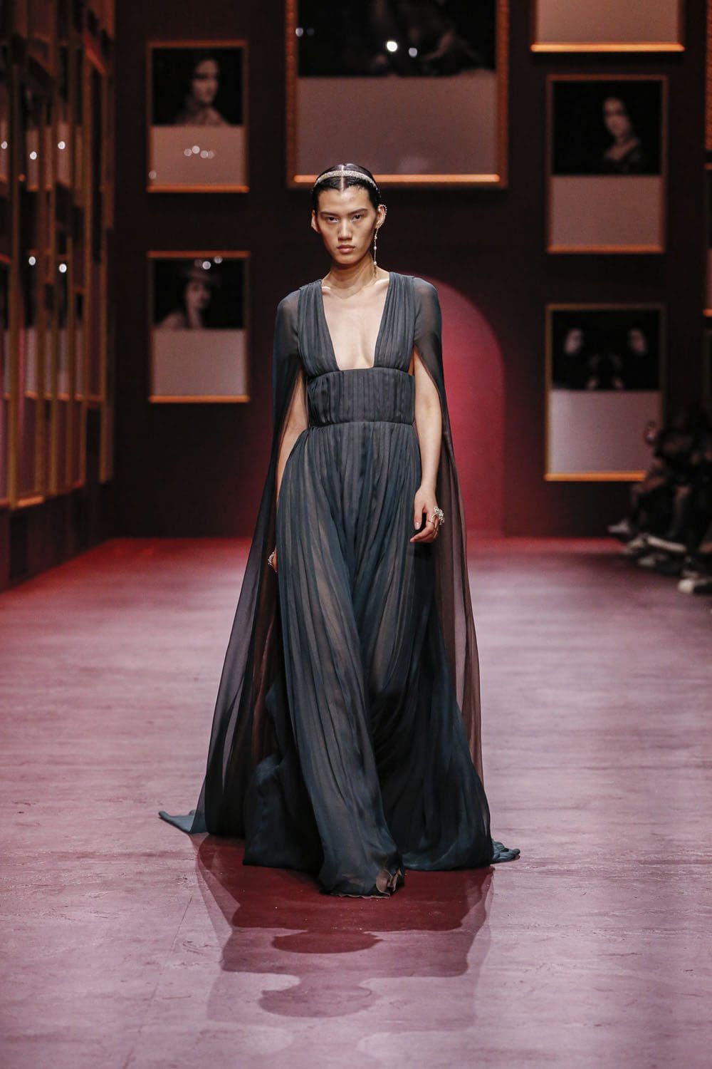 Dior Women Fall Winter 2022-2023 Paris Runway Magazine