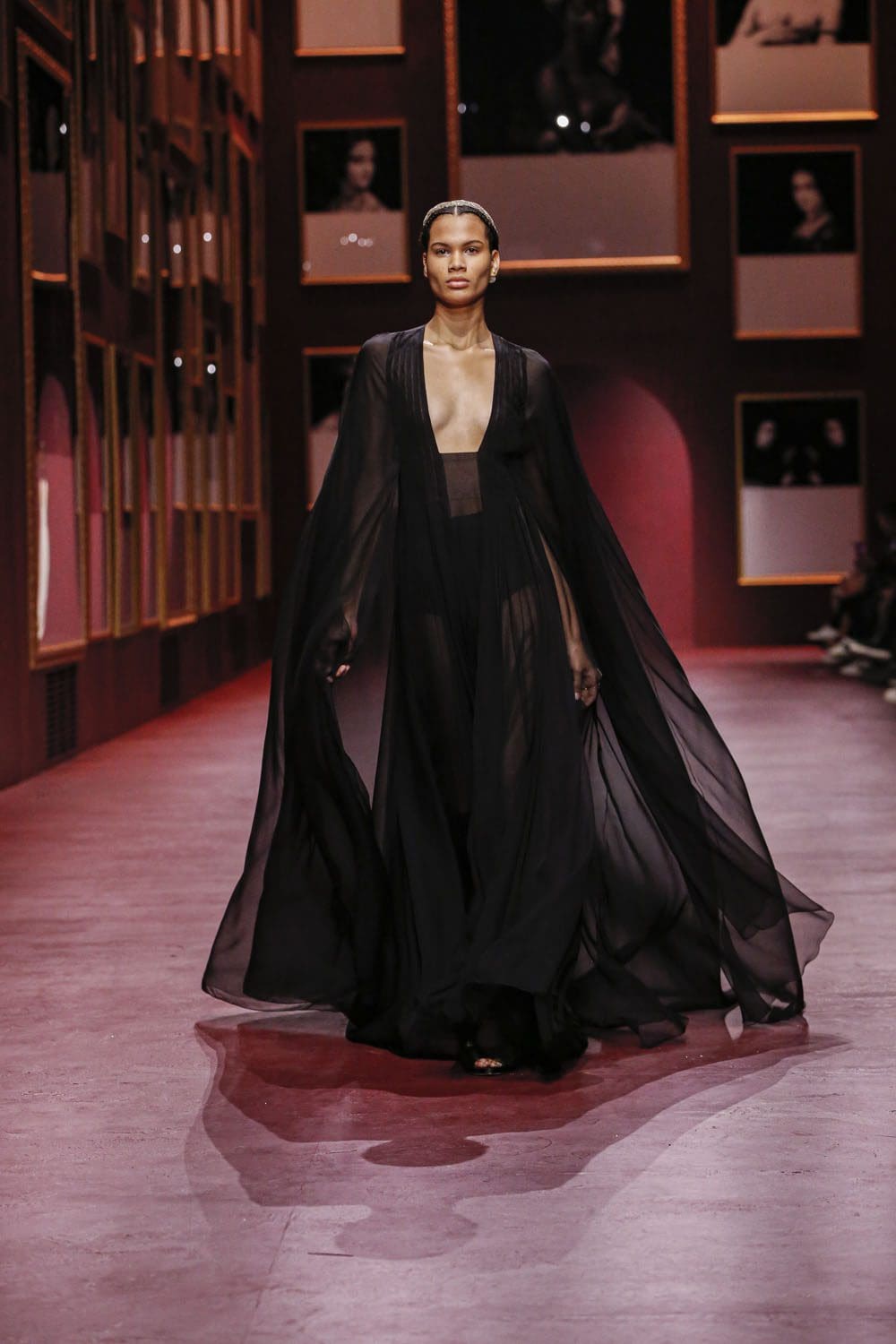 Dior Women Fall Winter 2022-2023 Paris Runway Magazine