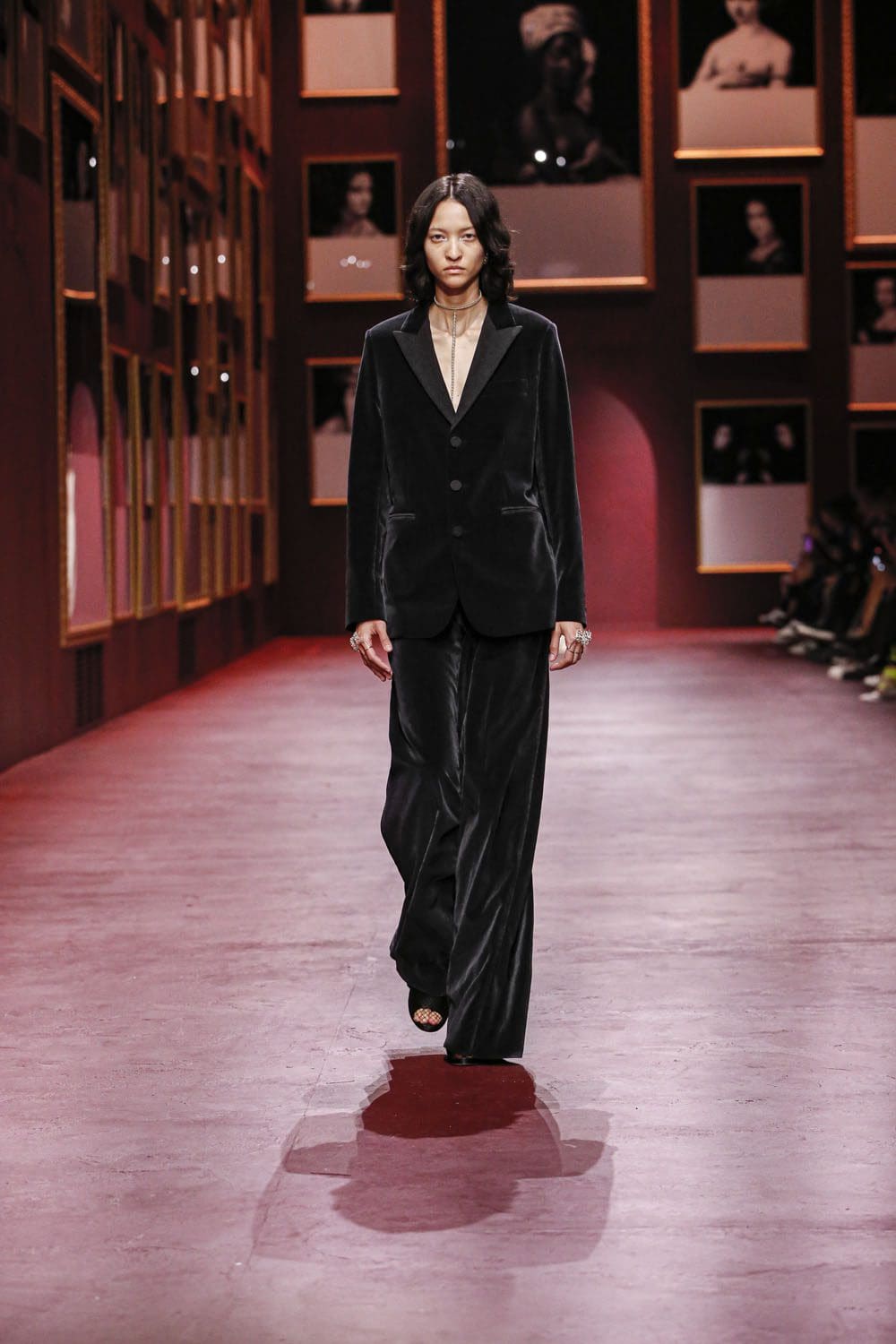 Dior Women Fall Winter 2022-2023 Paris Runway Magazine