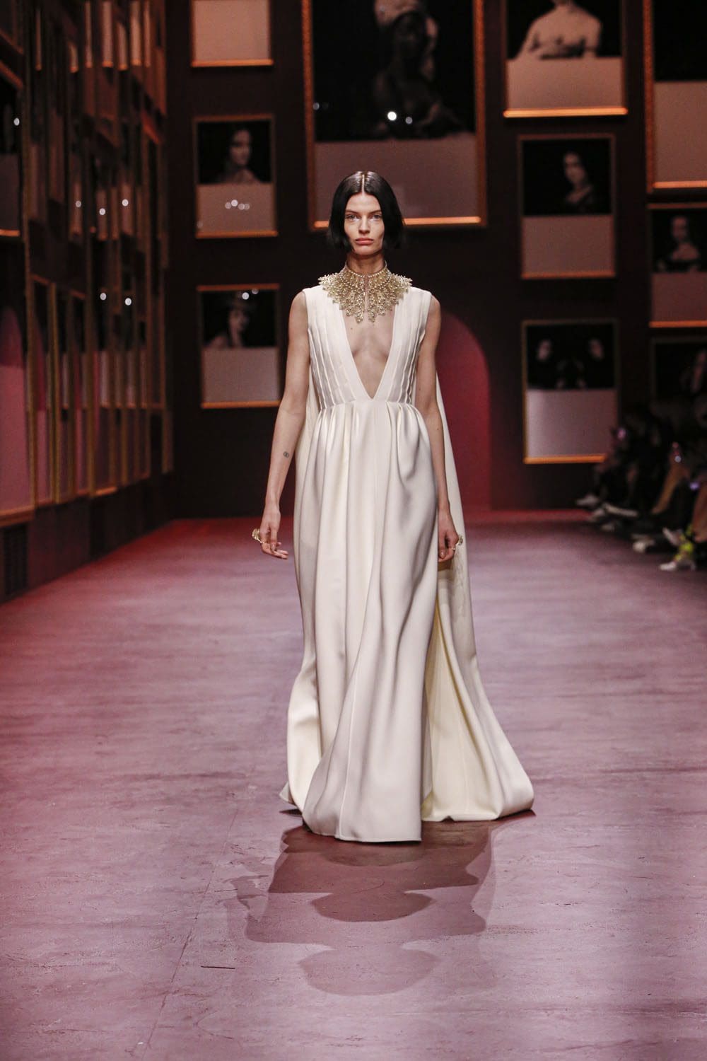 Dior Women Fall Winter 2022-2023 Paris Runway Magazine