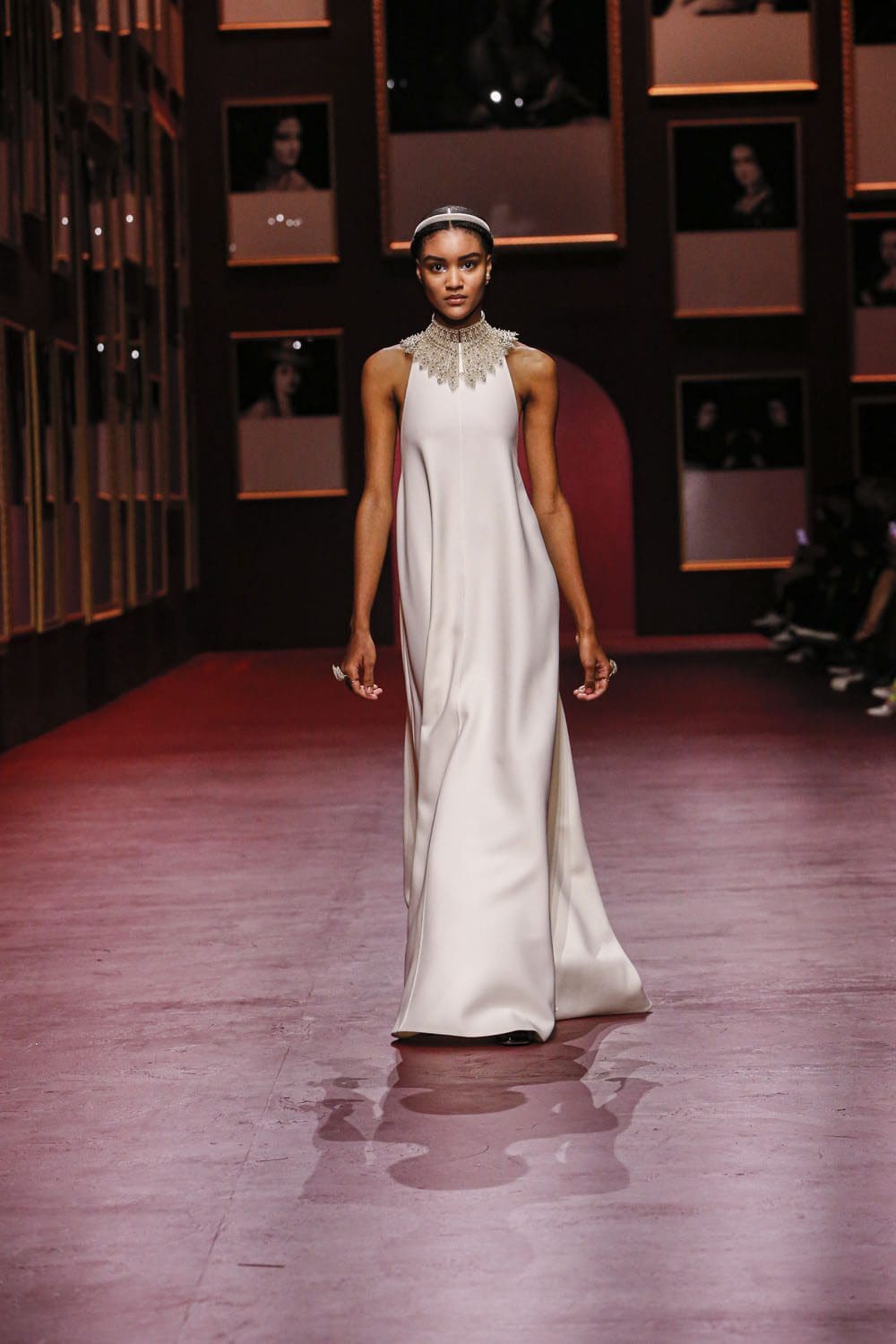 Dior Women Fall Winter 2022-2023 Paris Runway Magazine