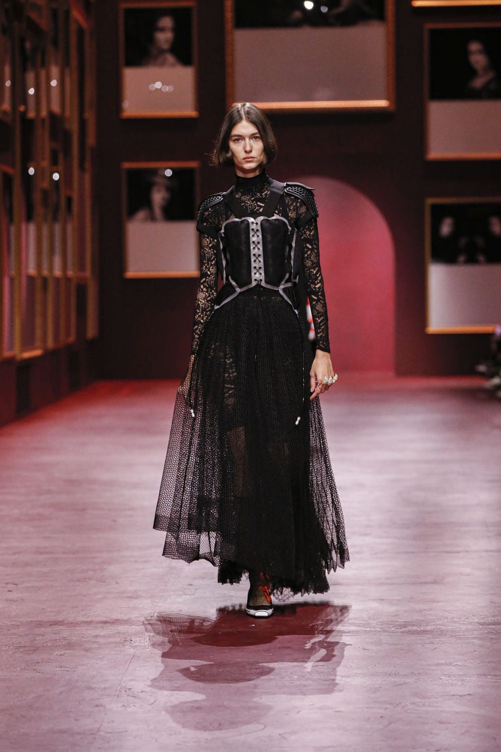 Dior Women Fall Winter 2022-2023 Paris Runway Magazine