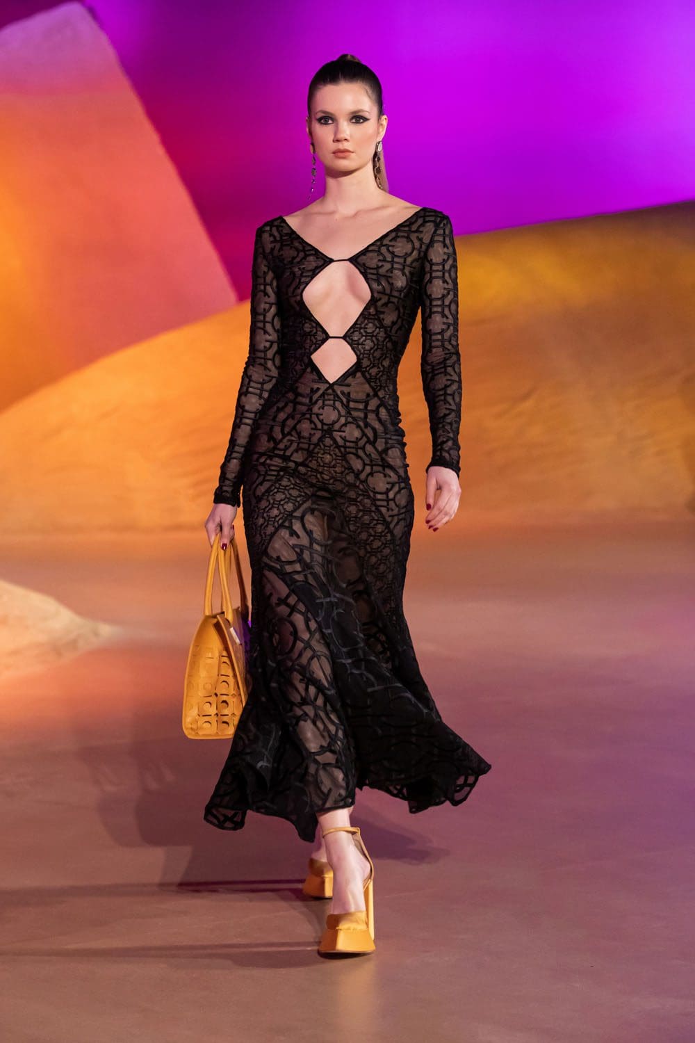 Georges Hobeika Automne Hiver 2022-2023 Paris Runway Magazine