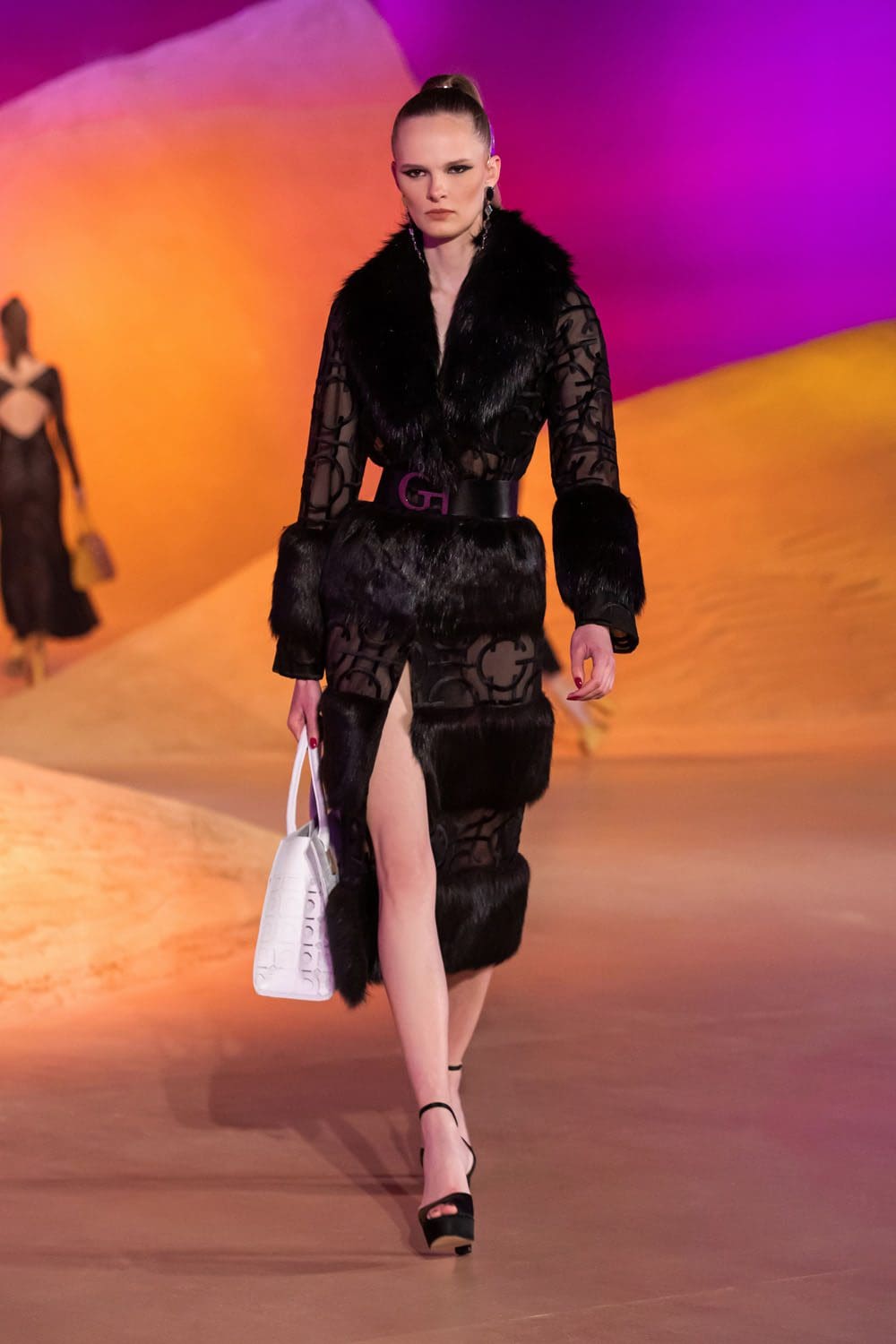 Georges Hobeika Automne Hiver 2022-2023 Paris Runway Magazine