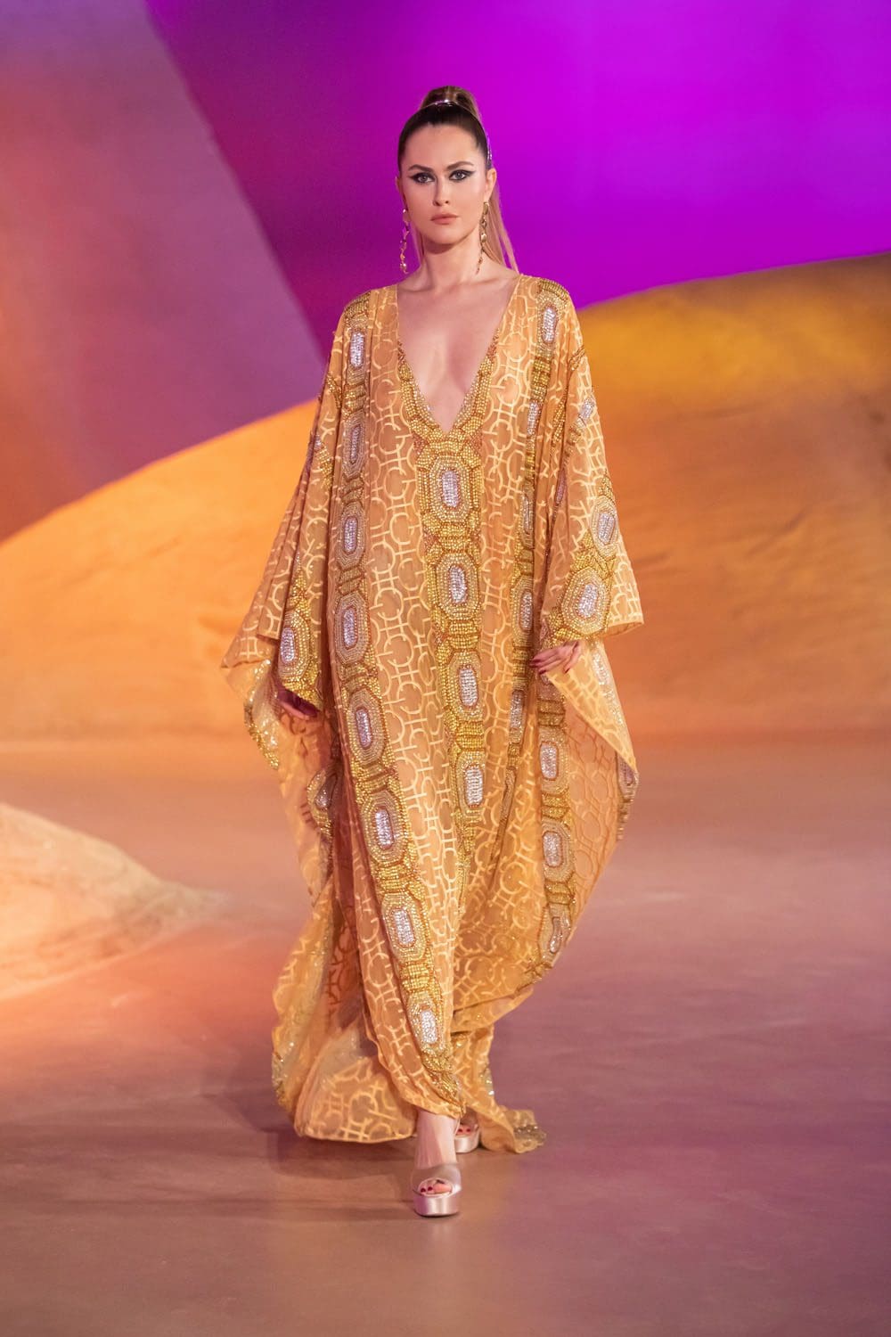 Georges Hobeika Automne Hiver 2022-2023 Paris Runway Magazine