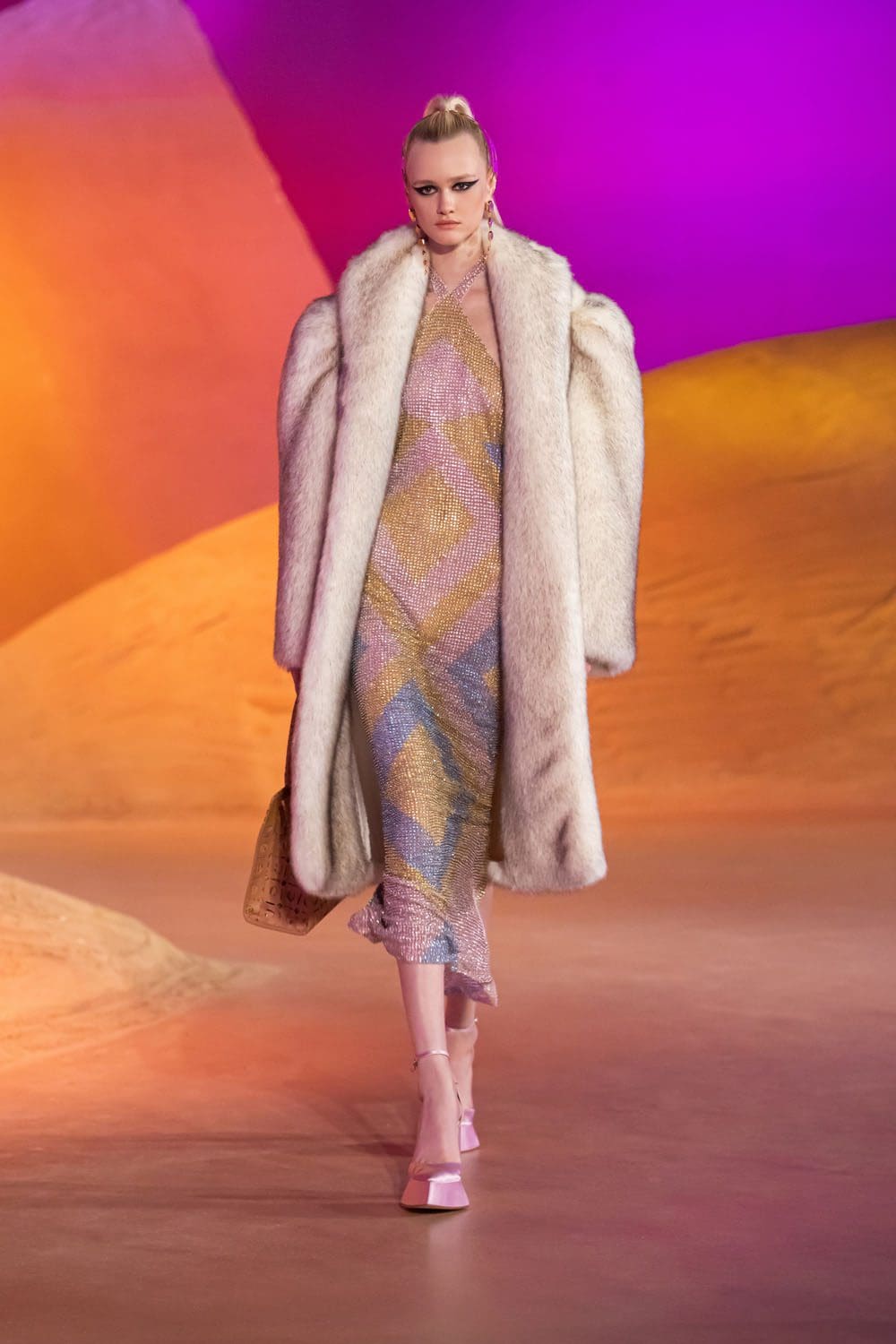 Georges Hobeika Automne Hiver 2022-2023 Paris Runway Magazine