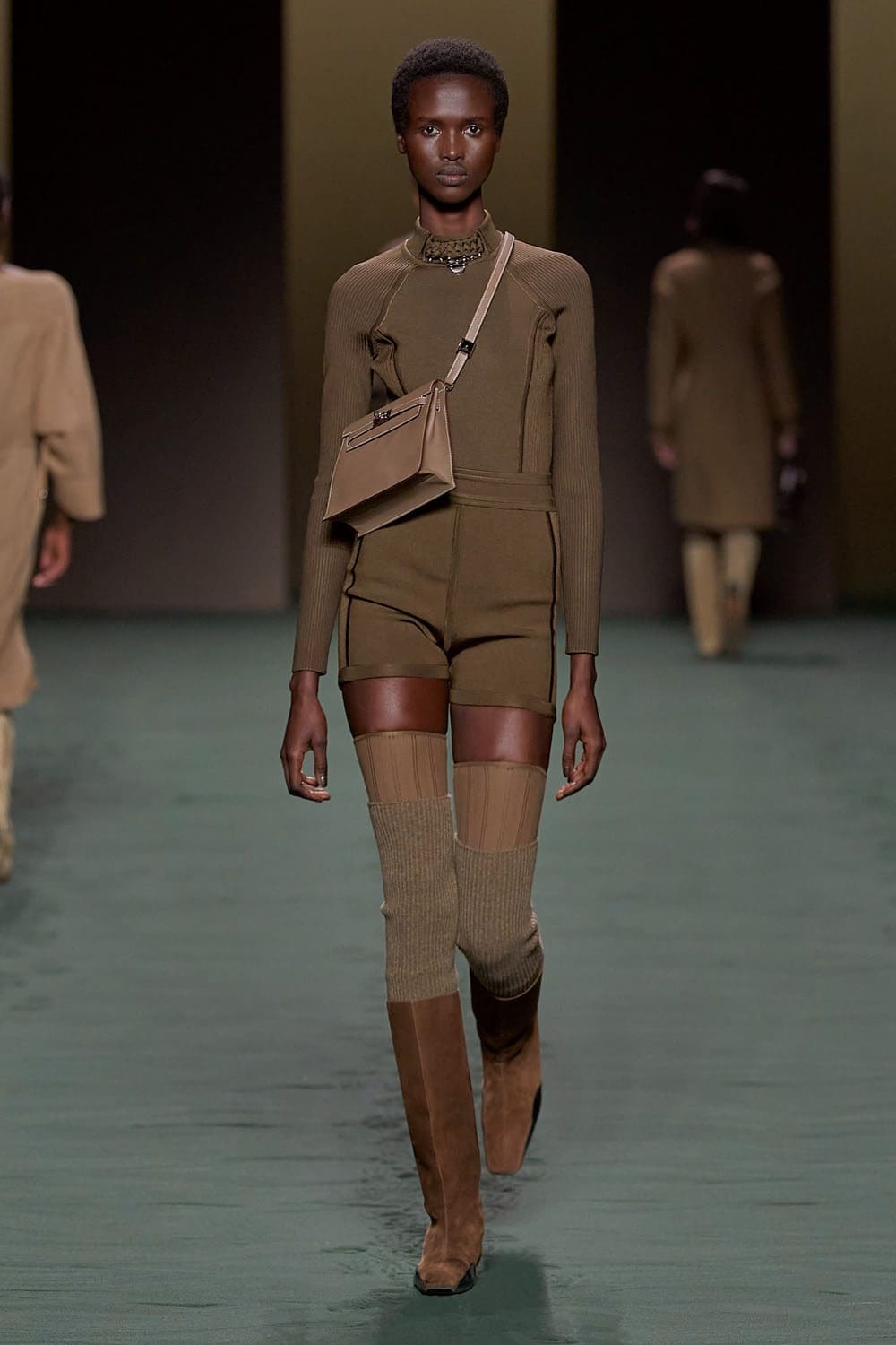Hermes Autunno Inverno 2022-2023 Parigi Runway Magazine