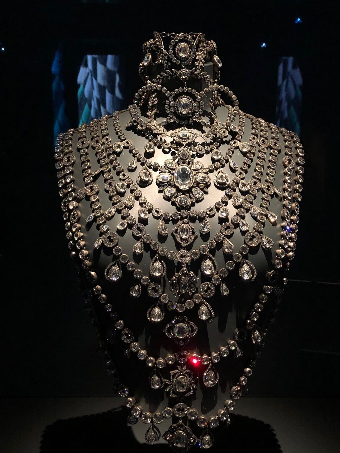In der DIOR GALERIE 30 Montaigne by RUNWAY MAGAZIN