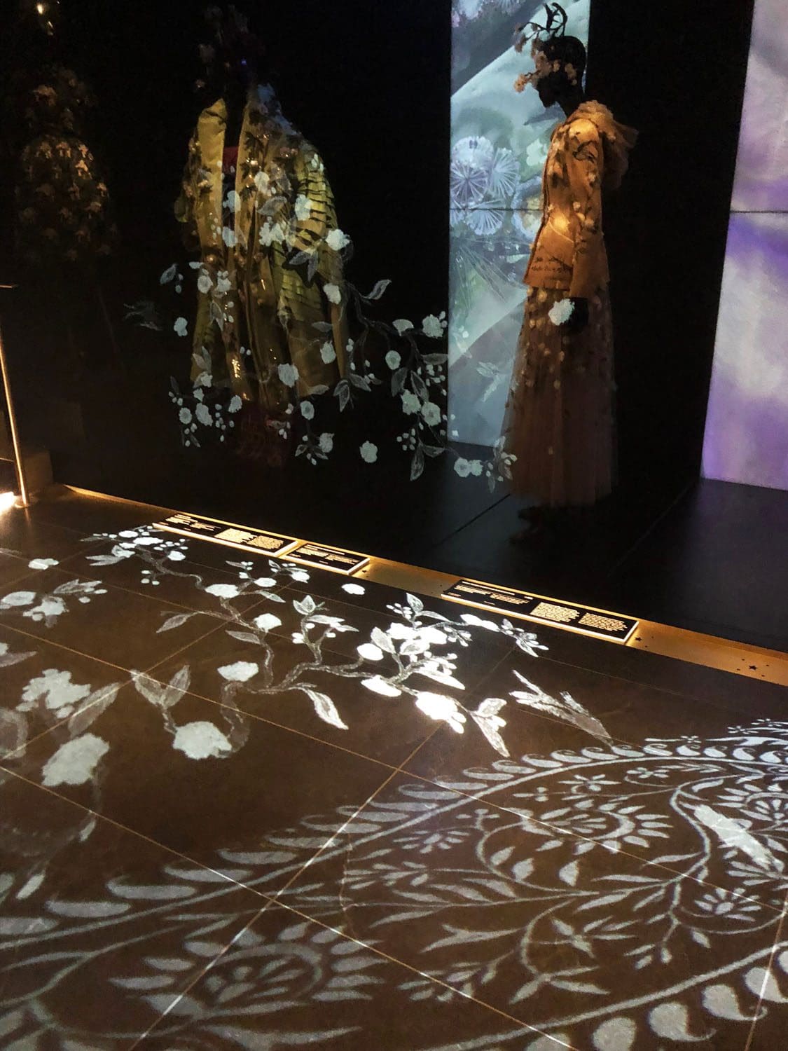 In der DIOR GALERIE 30 Montaigne by RUNWAY MAGAZIN