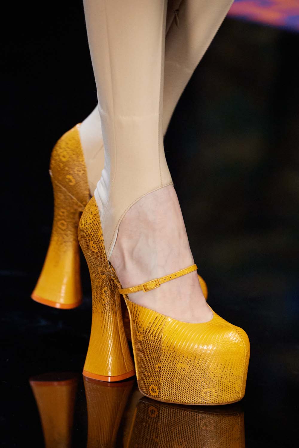Lanvin Fall Winter 2022-2023 Paris Runway Magazine