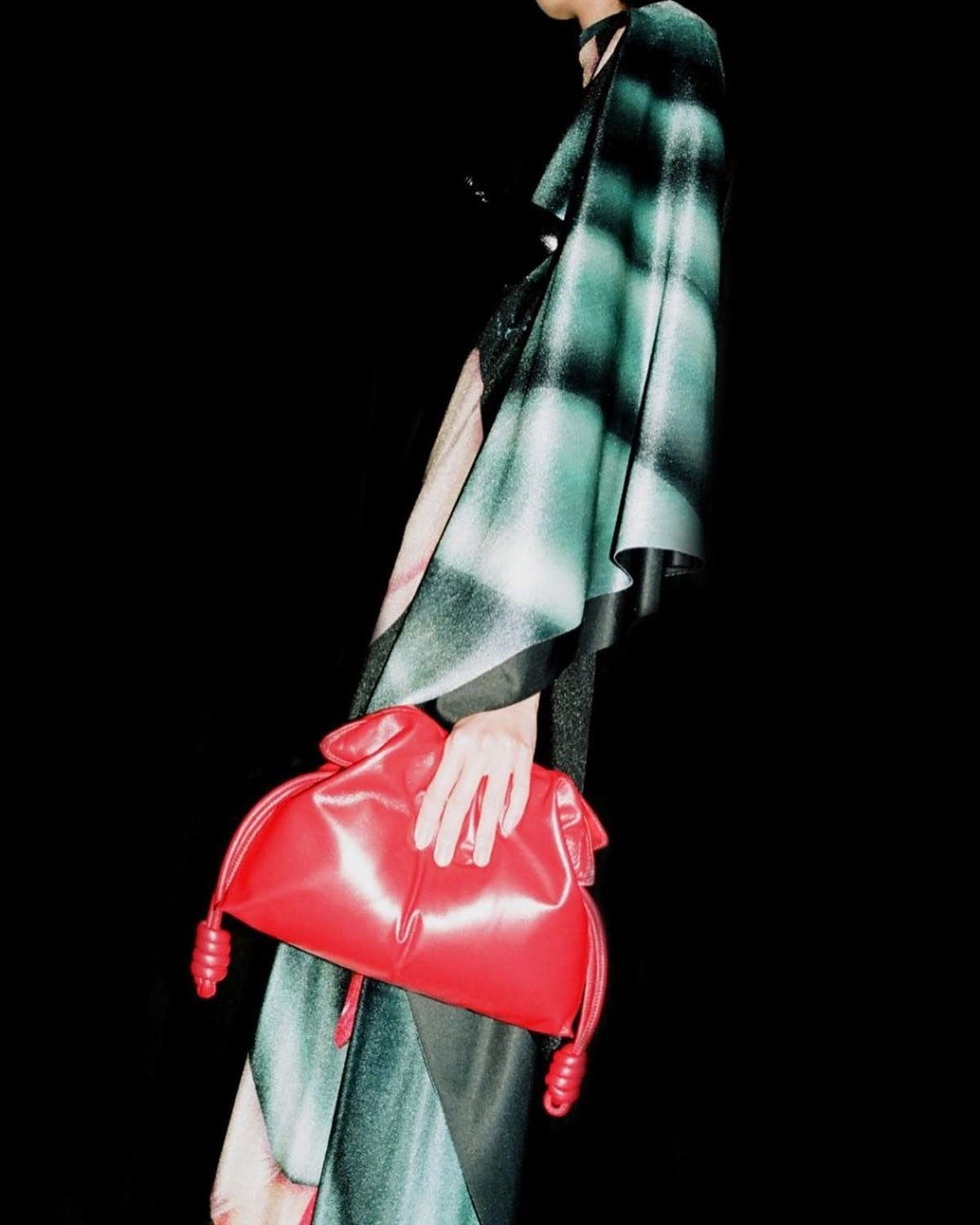 Loewe Herbst Winter 2022-2023 Paris Runway Magazin